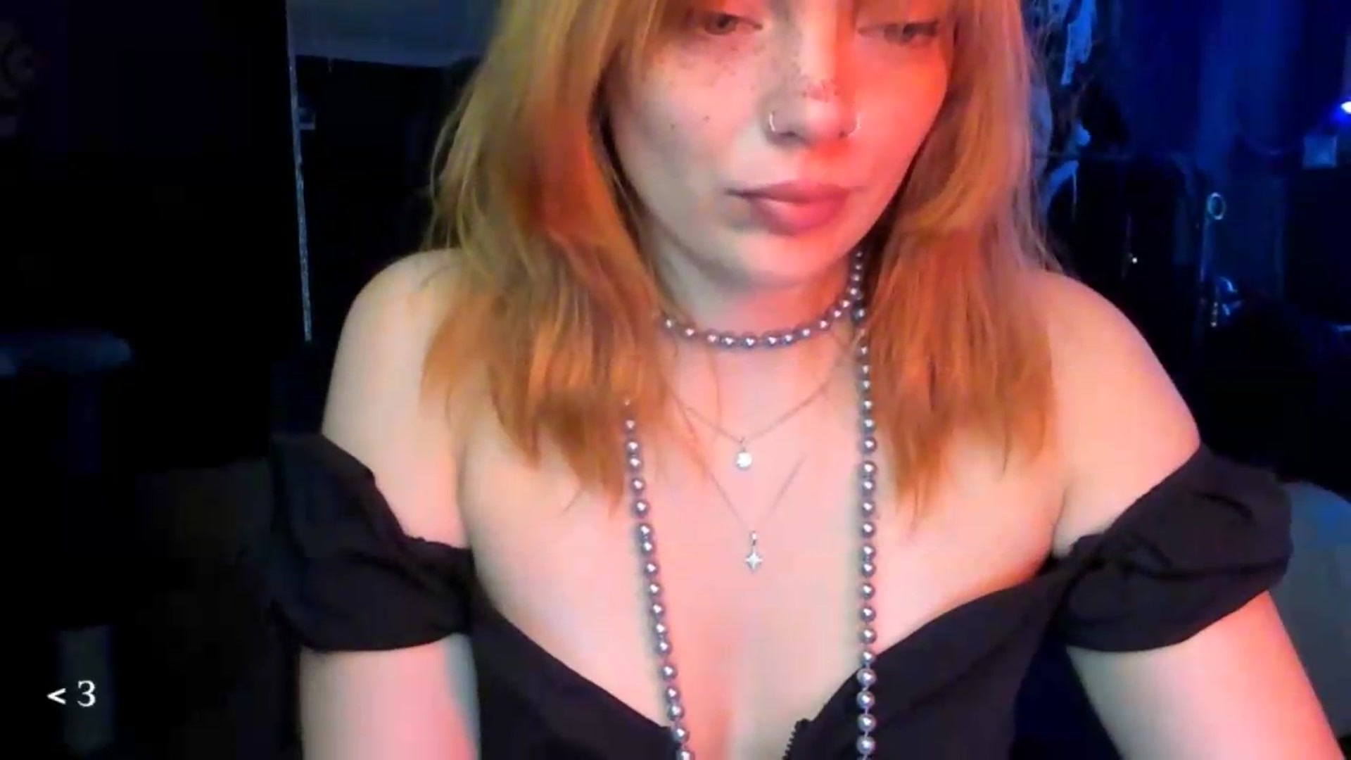 Gallery image thumbnail from greenzone's myfreecams stream on, 05/14/2026, 02:54 image 9 of 20