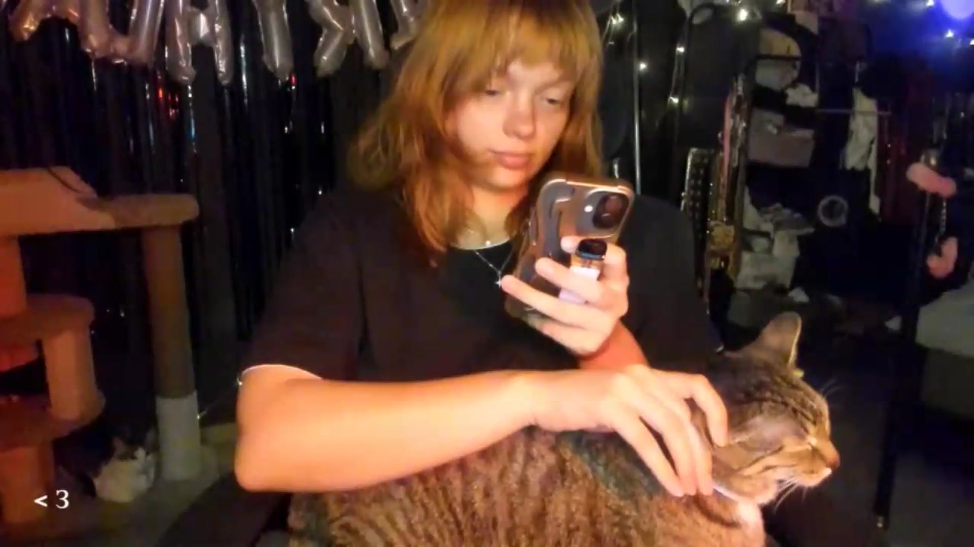 Gallery image thumbnail from greenzone's myfreecams stream on, 07/01/2026, 21:49 image 18 of 20