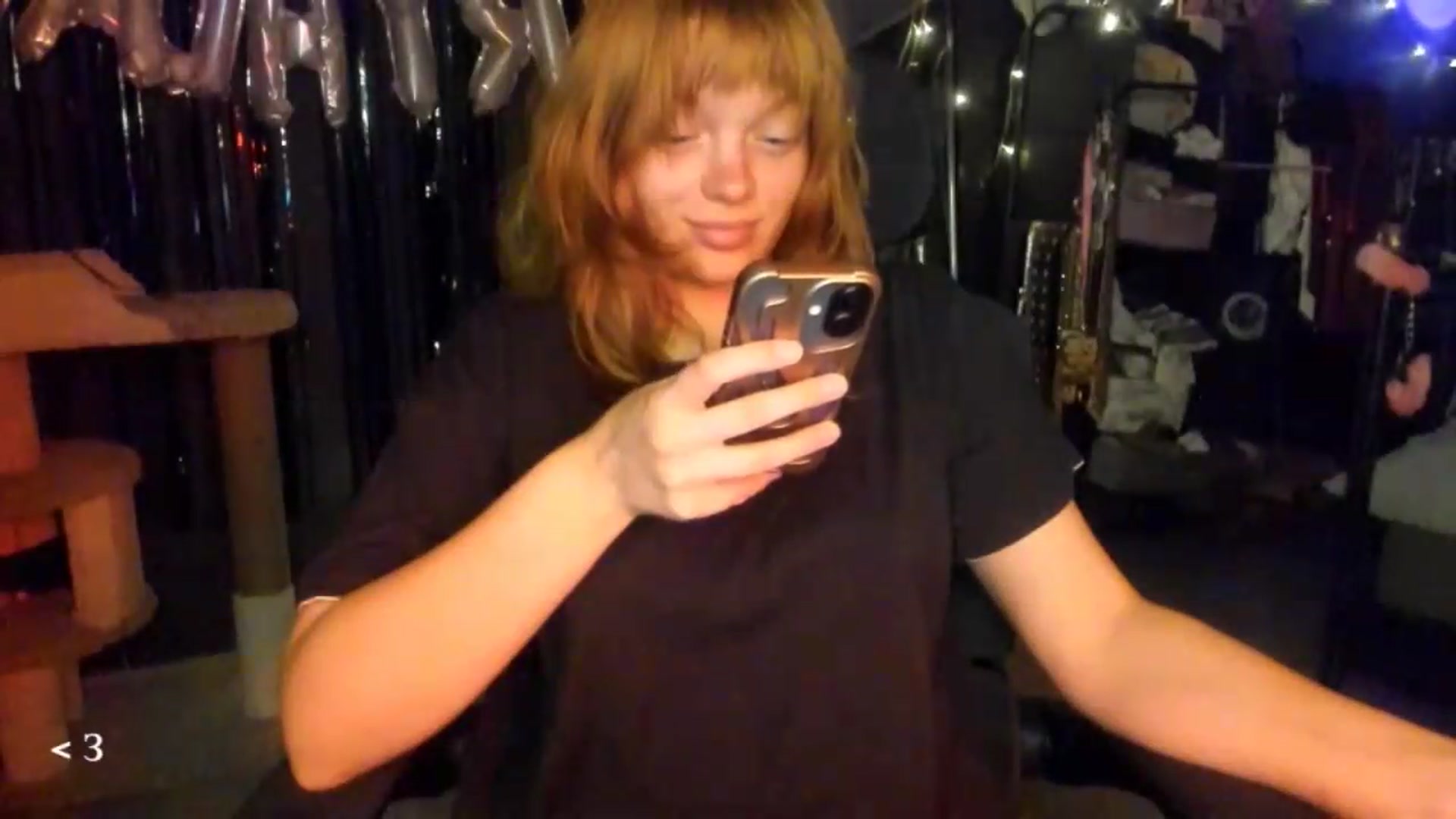 Gallery image thumbnail from greenzone's myfreecams stream on, 07/01/2026, 21:49 image 15 of 20