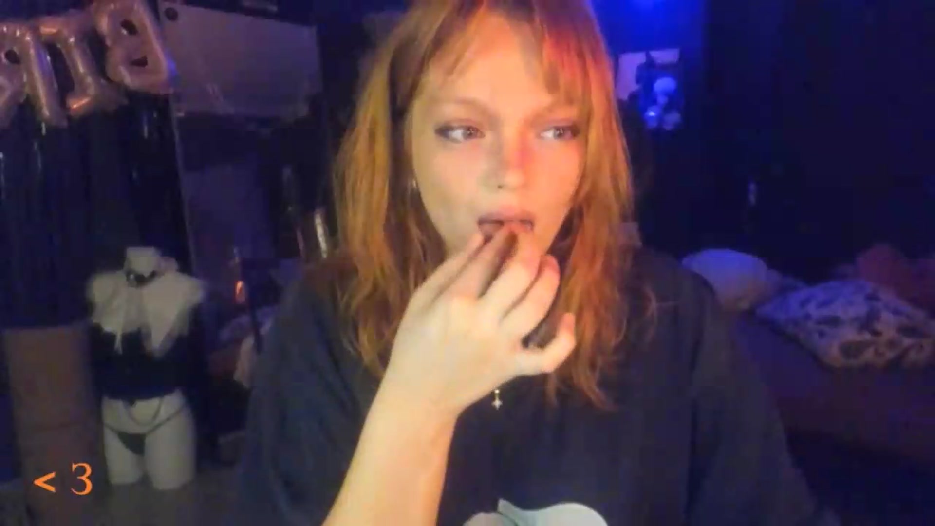 Gallery image thumbnail from greenzone's myfreecams stream on, 08/16/2026, 16:16 image 6 of 20