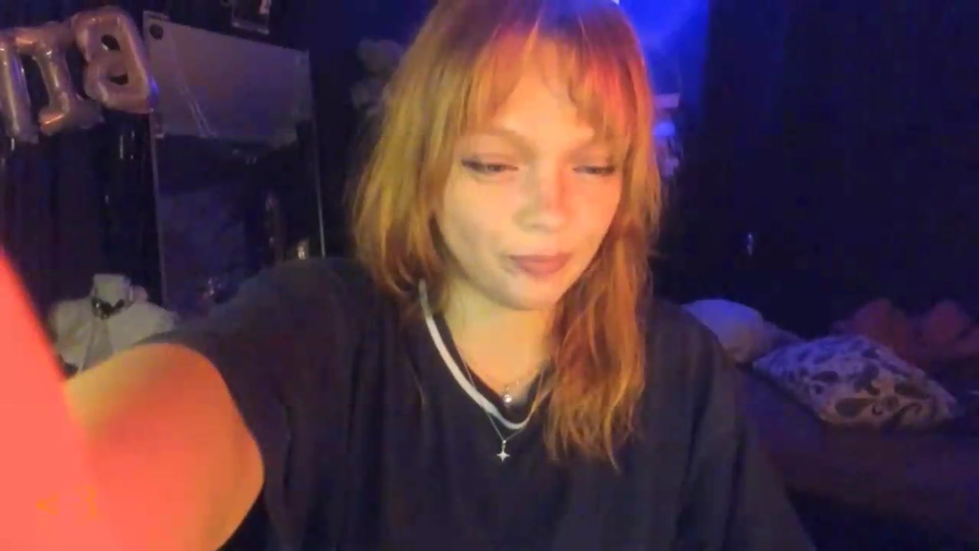 Gallery image thumbnail from greenzone's myfreecams stream on, 08/16/2026, 16:16 image 9 of 20