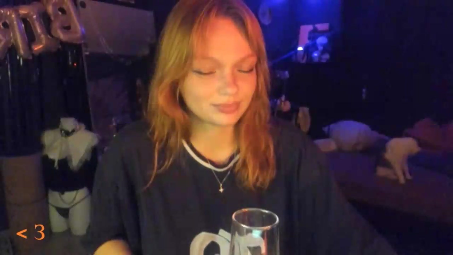 Gallery image thumbnail from greenzone's myfreecams stream on, 08/16/2026, 16:52 image 9 of 20
