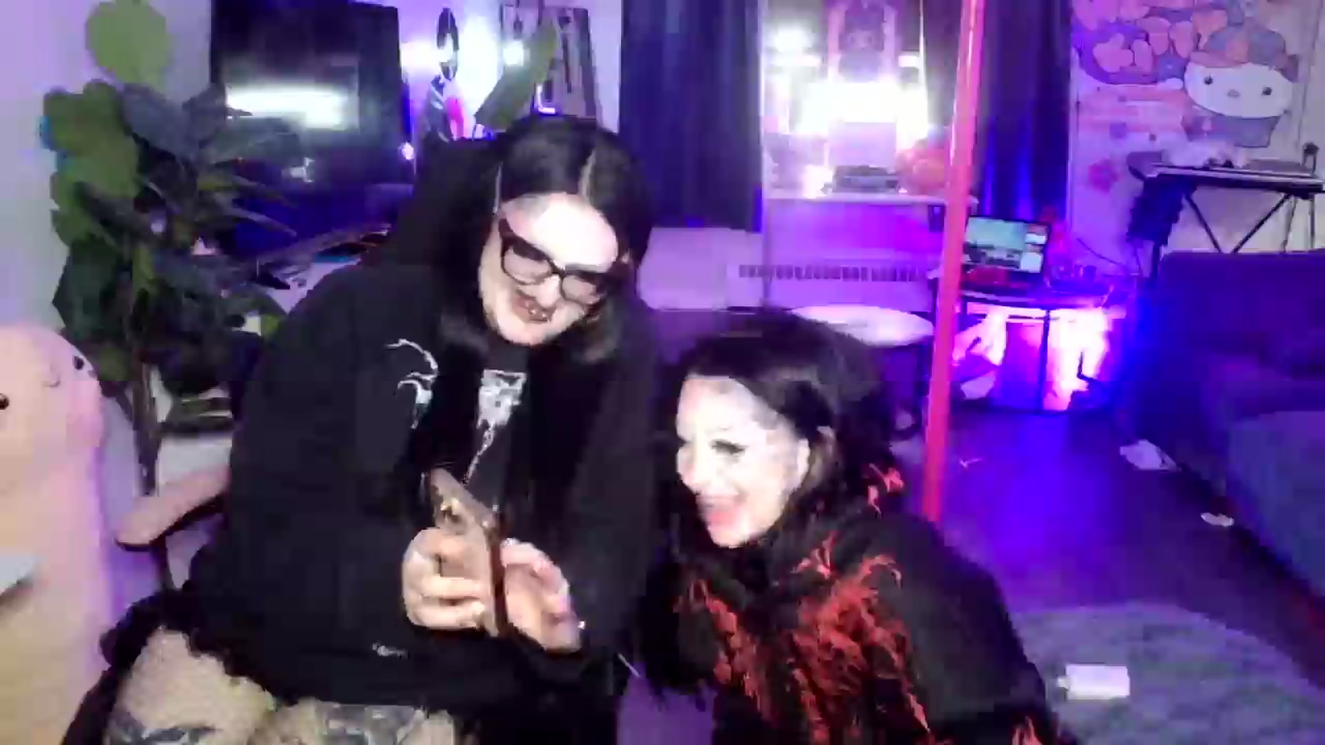 Gallery image thumbnail from grindhouseho's myfreecams stream on, 02/19/2026, 08:01 image 19 of 20