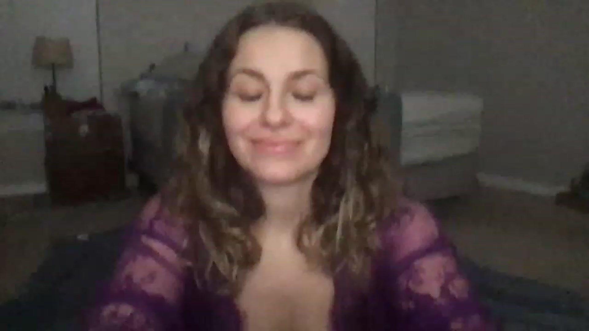 Gallery image thumbnail from gwendenim's myfreecams stream on, 11/16/2022, 08:33 image 10 of 20