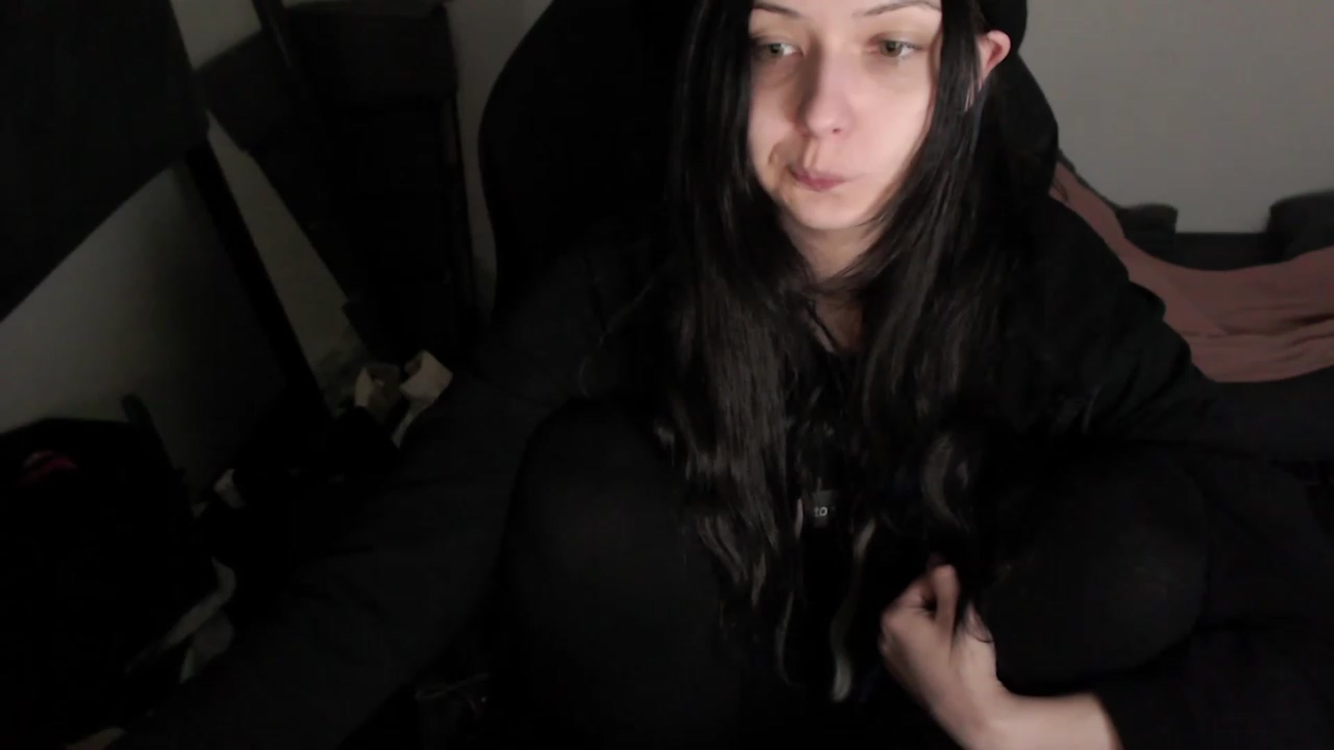 Gallery image thumbnail from h0TnDaNGeR0uS's myfreecams stream on, 08/07/2023, 10:19 image 18 of 20