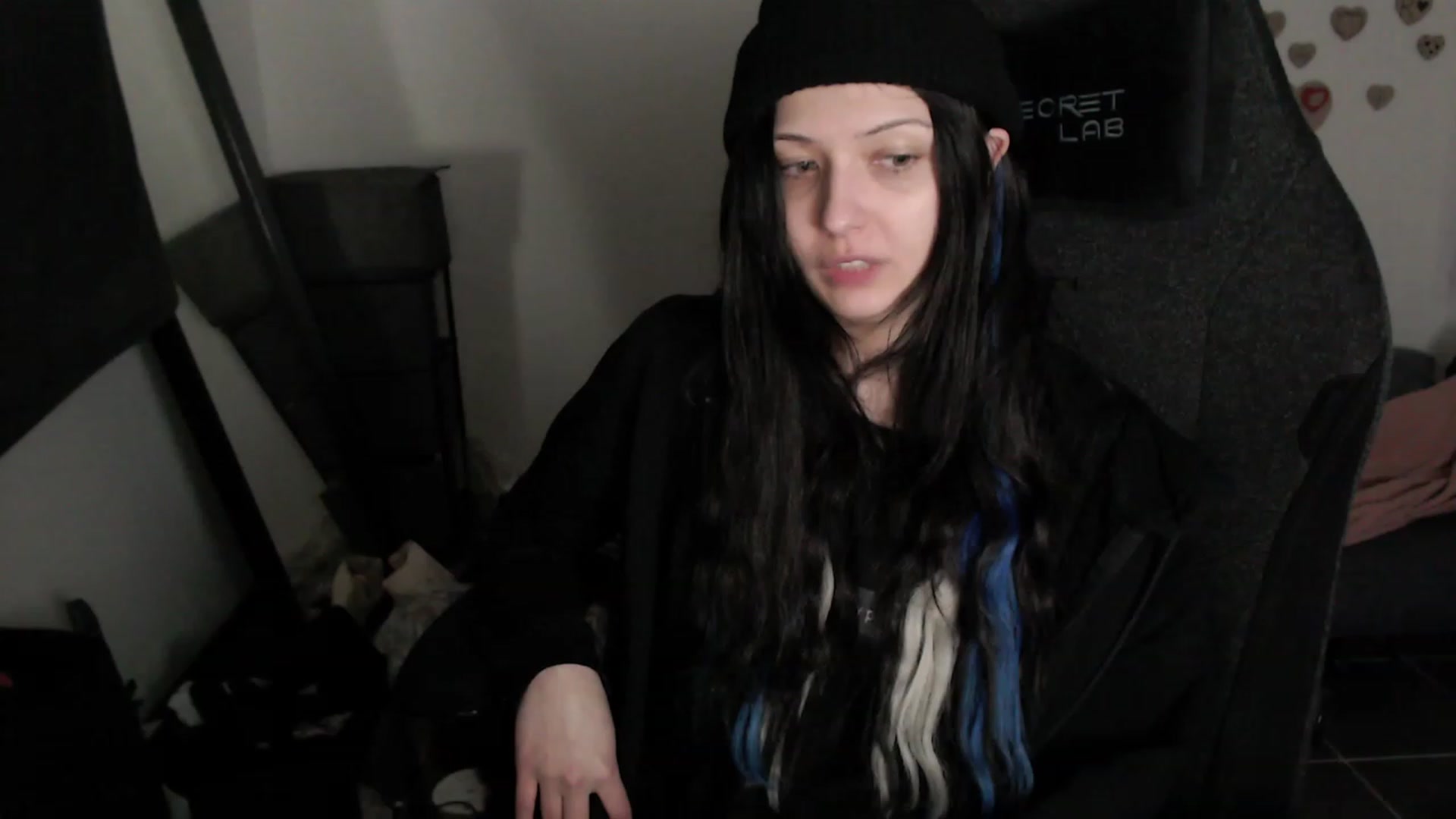Gallery image thumbnail from h0TnDaNGeR0uS's myfreecams stream on, 08/07/2023, 10:45 image 1 of 20
