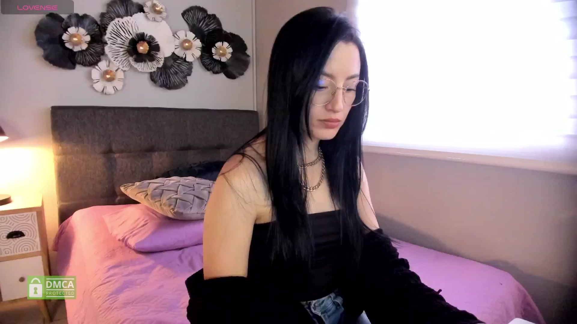 Gallery image thumbnail from h_e_r_a's myfreecams stream on, 12/26/2024, 17:05 image 19 of 20