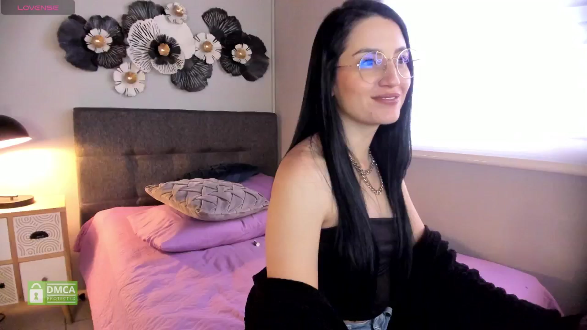 Gallery image thumbnail from h_e_r_a's myfreecams stream on, 12/26/2024, 17:05 image 11 of 20
