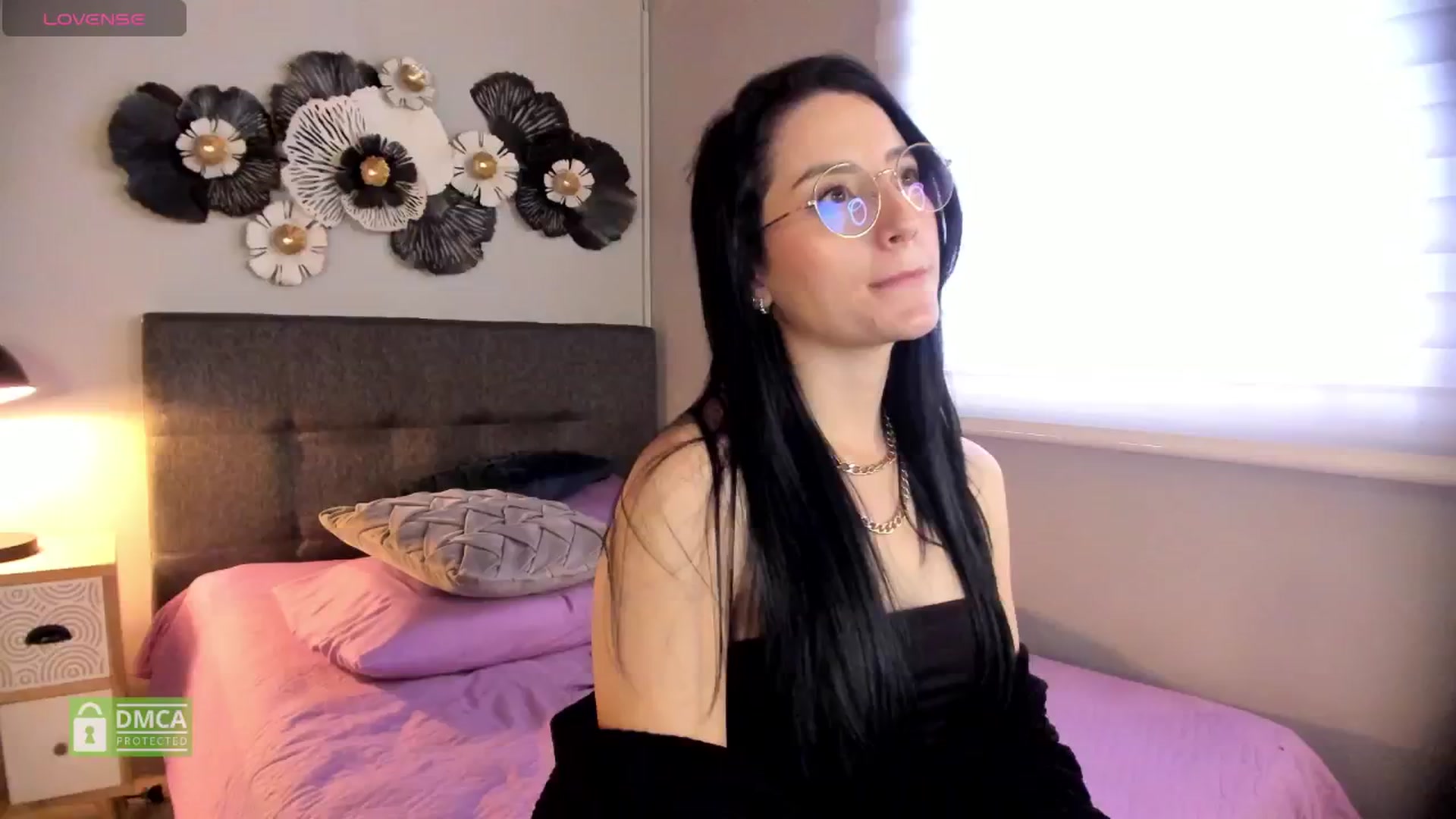 Gallery image thumbnail from h_e_r_a's myfreecams stream on, 12/26/2024, 17:05 image 1 of 20