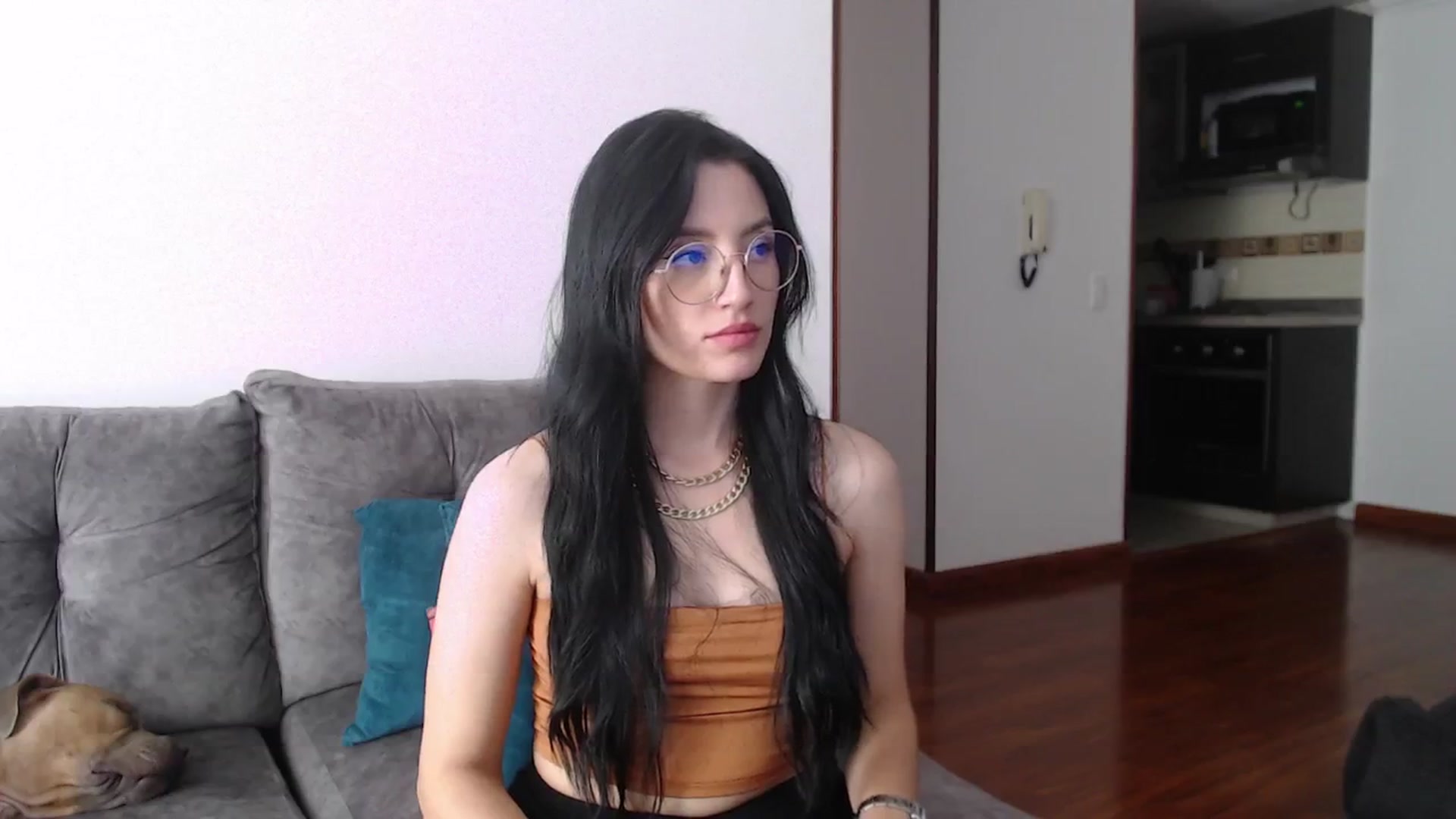 Gallery image thumbnail from h_e_r_a's myfreecams stream on, 12/31/2024, 17:01 image 18 of 20