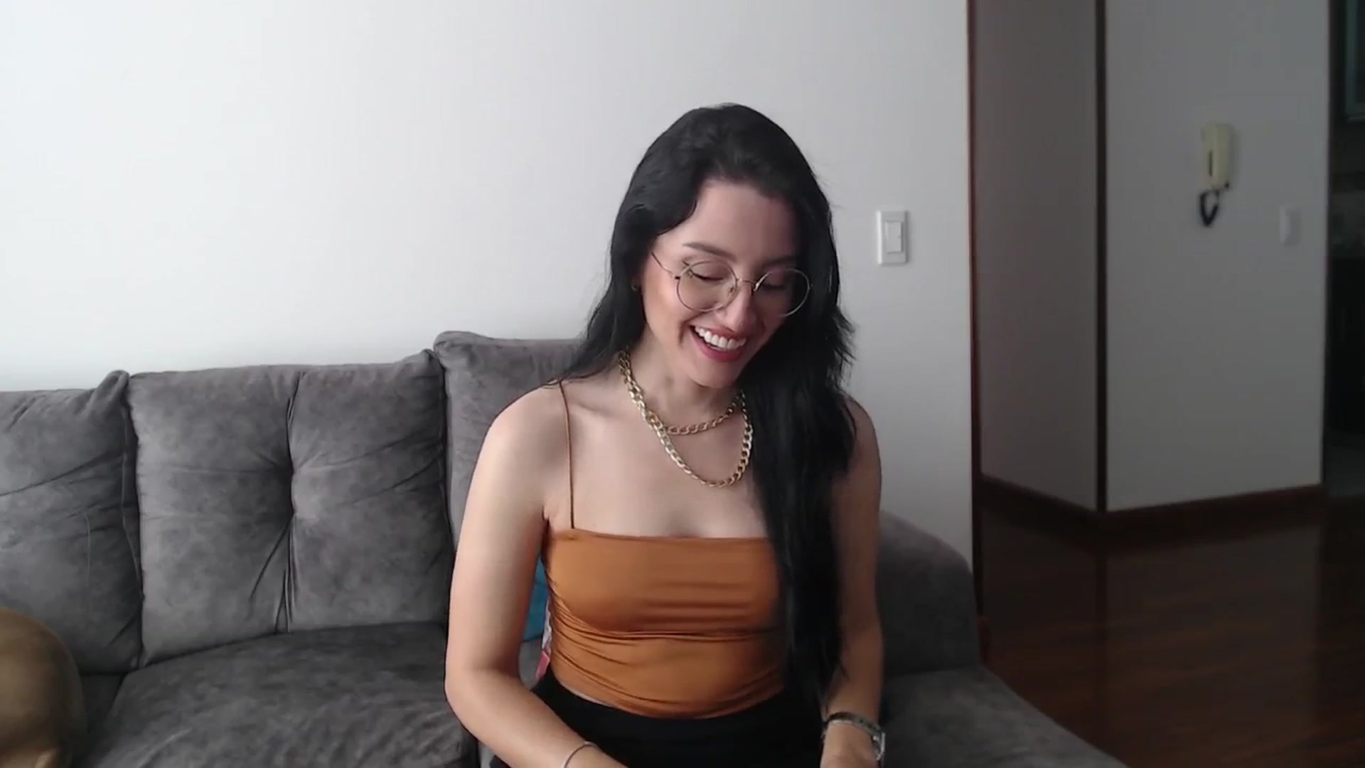 Gallery image thumbnail from h_e_r_a's myfreecams stream on, 12/31/2024, 17:01 image 6 of 20