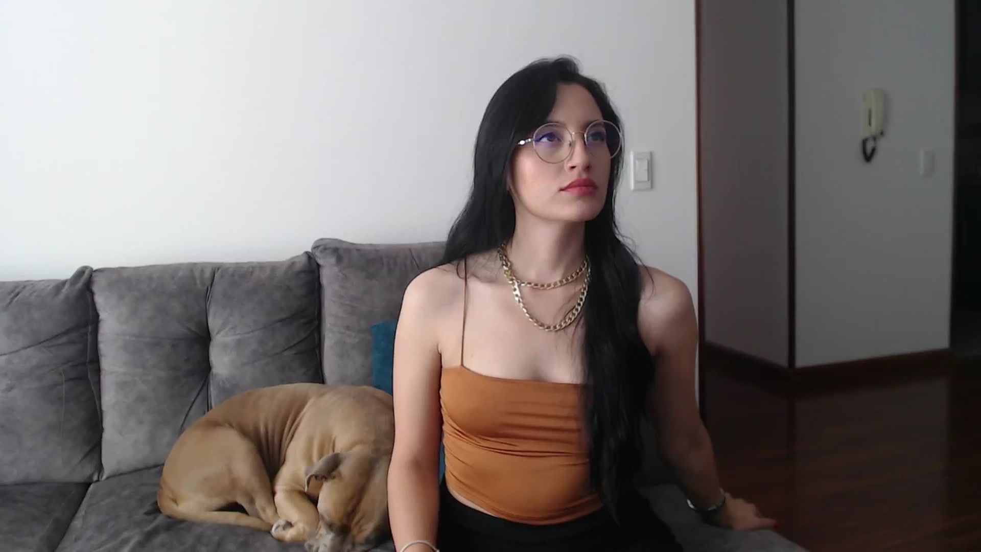Gallery image thumbnail from h_e_r_a's myfreecams stream on, 12/31/2024, 17:01 image 4 of 20