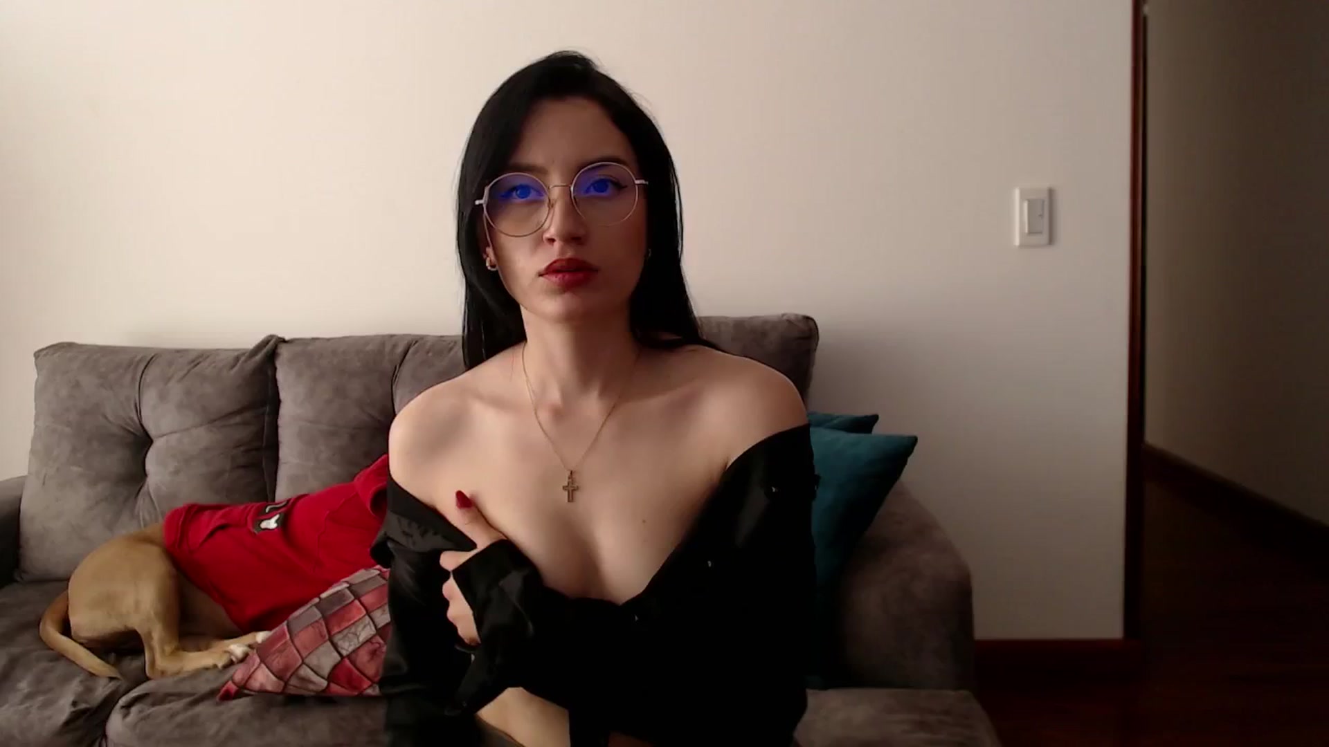 Gallery image thumbnail from h_e_r_a's myfreecams stream on, 01/03/2025, 16:16 image 16 of 20