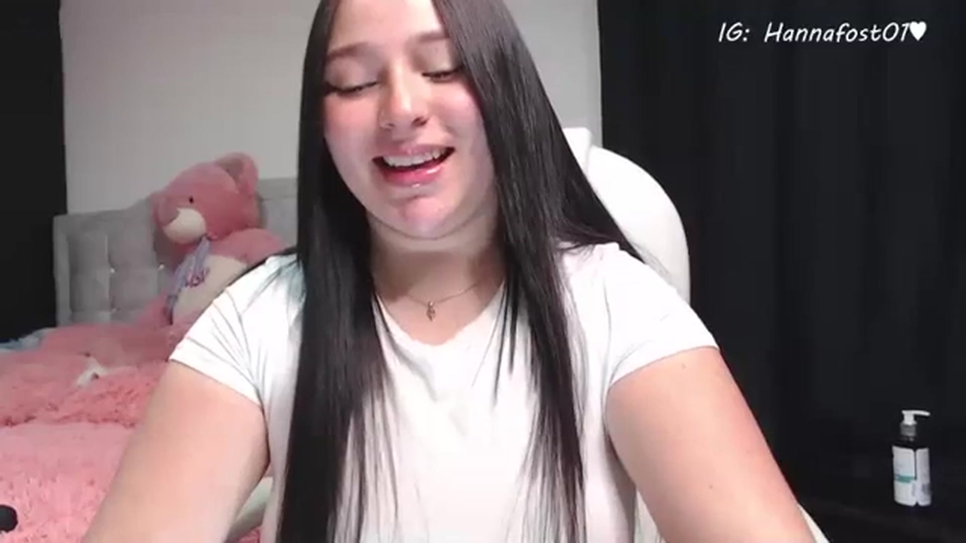 Gallery image thumbnail from hanna_fost's myfreecams stream on, 08/15/2023, 02:25 image 19 of 20