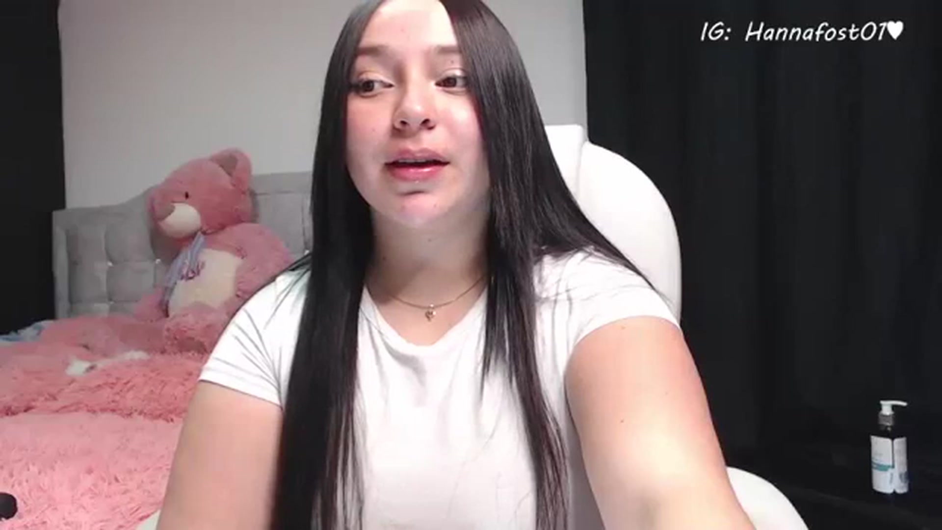 Gallery image thumbnail from hanna_fost's myfreecams stream on, 08/15/2023, 02:25 image 17 of 20