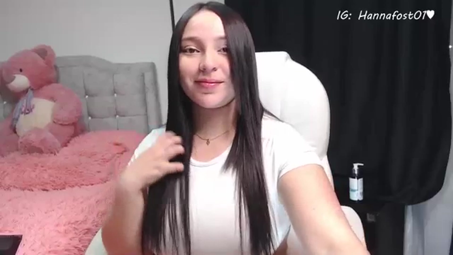 Gallery image thumbnail from hanna_fost's myfreecams stream on, 08/15/2023, 02:53 image 11 of 20