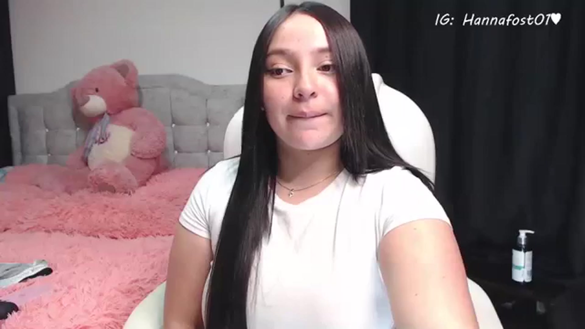 Gallery image thumbnail from hanna_fost's myfreecams stream on, 08/15/2023, 04:06 image 9 of 20