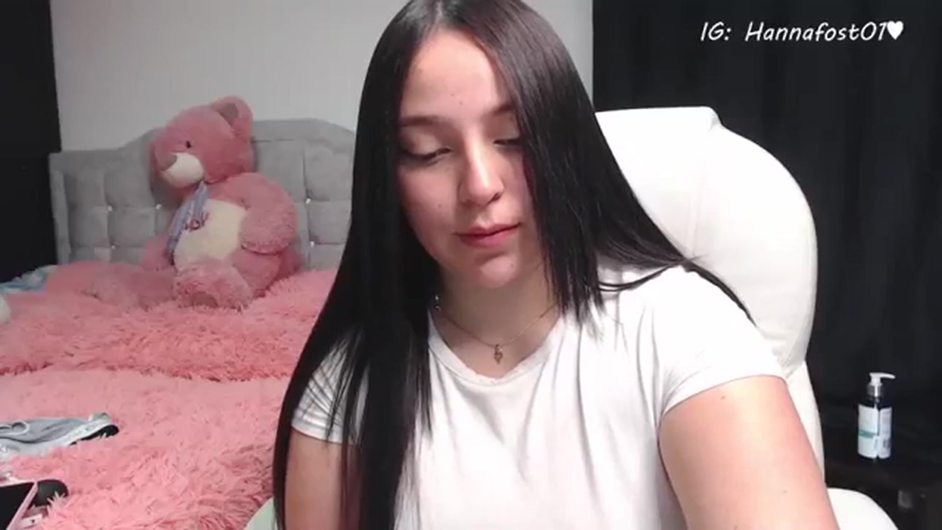 Gallery image thumbnail from hanna_fost's myfreecams stream on, 08/15/2023, 04:06 image 13 of 20