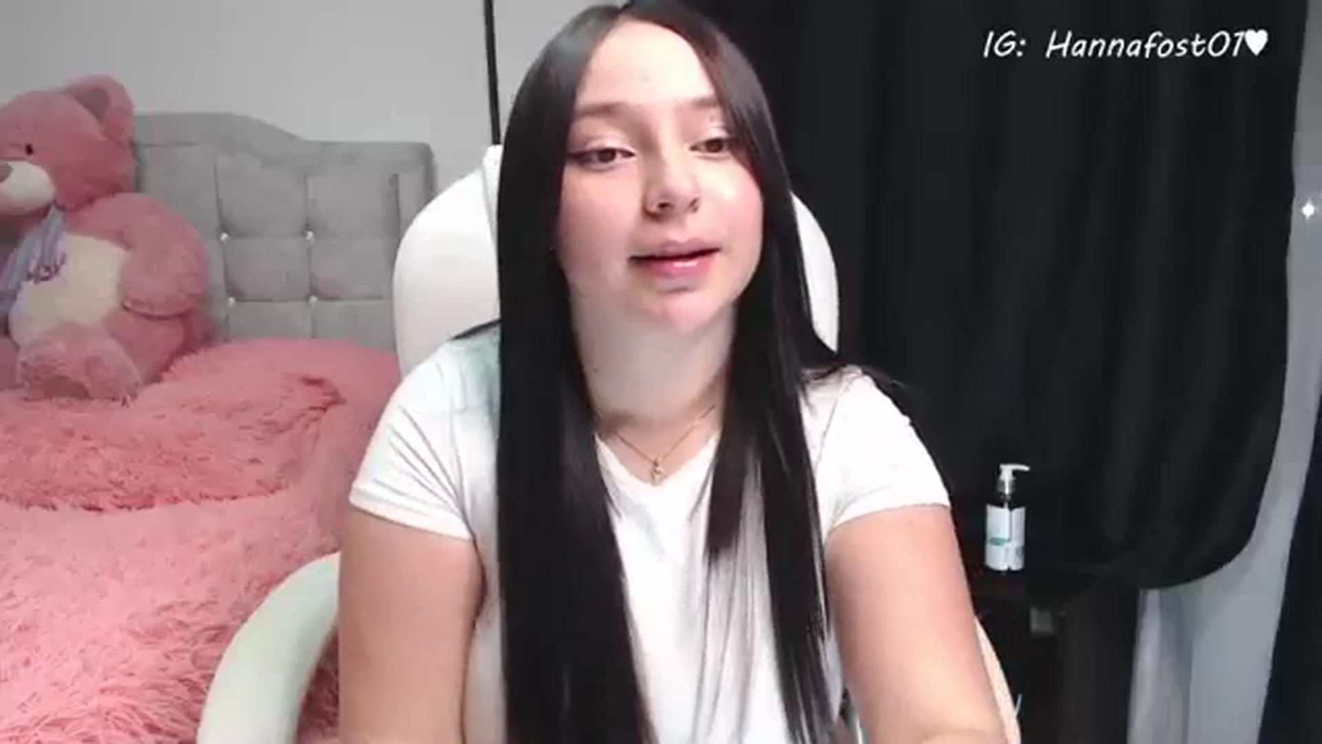 Gallery image thumbnail from hanna_fost's myfreecams stream on, 08/15/2023, 04:06 image 2 of 20