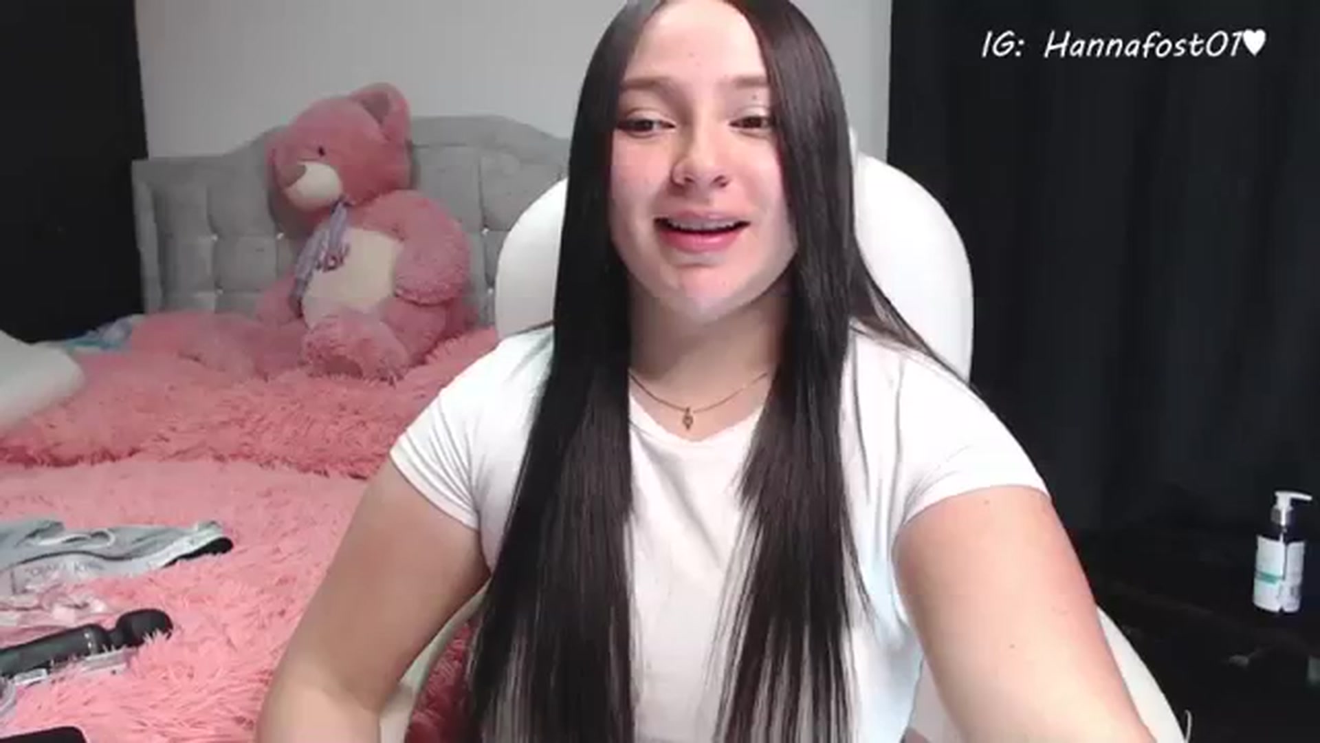 Gallery image thumbnail from hanna_fost's myfreecams stream on, 08/15/2023, 04:06 image 3 of 20