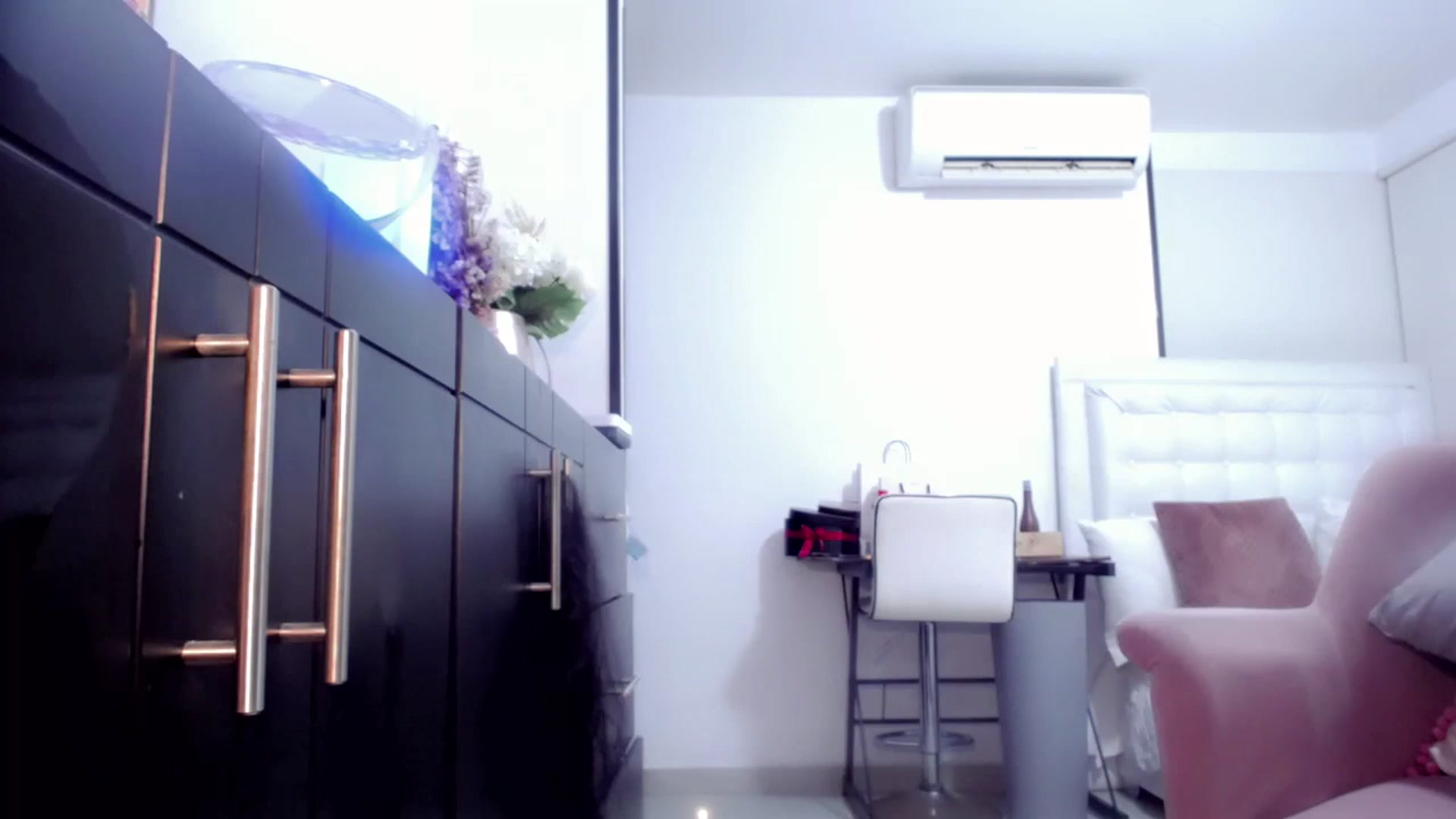 Gallery image thumbnail from hannahill's myfreecams stream on, 11/25/2022, 04:59 image 14 of 20