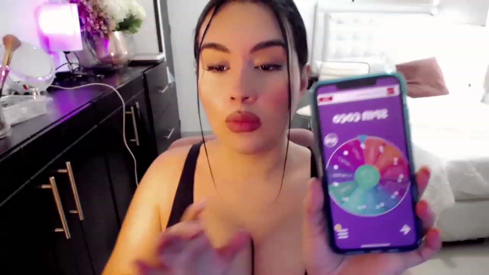 Gallery image thumbnail from hannahill's myfreecams stream on, 12/07/2022, 19:08 image 11 of 20