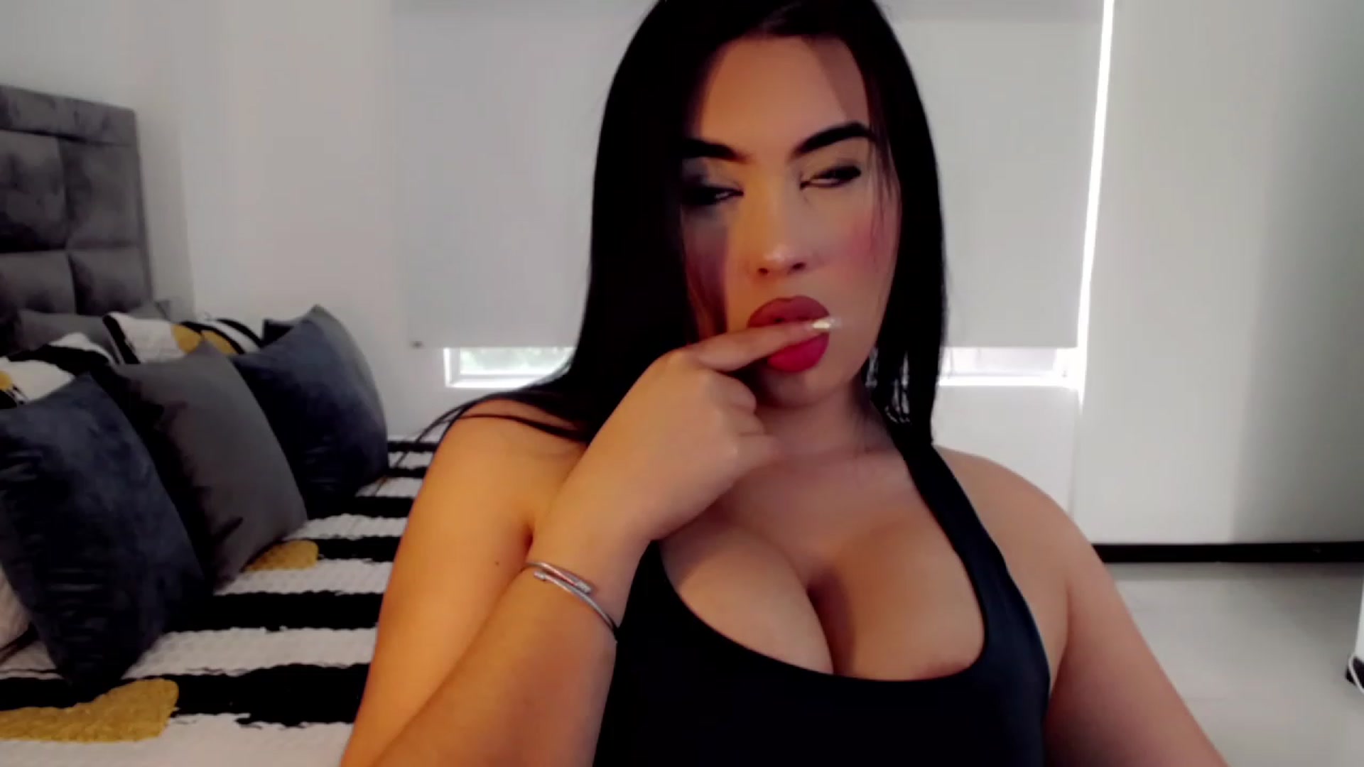 Gallery image thumbnail from hannahill's myfreecams stream on, 01/20/2023, 19:10 image 20 of 20