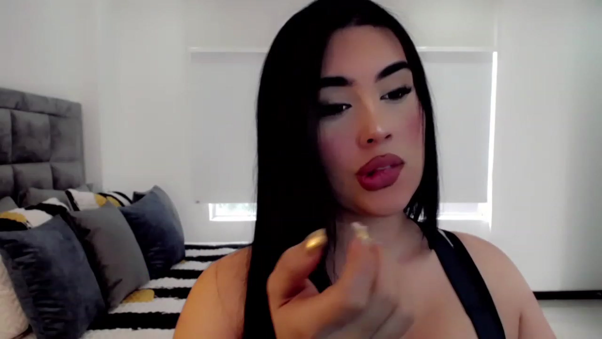 Gallery image thumbnail from hannahill's myfreecams stream on, 01/20/2023, 20:30 image 15 of 20