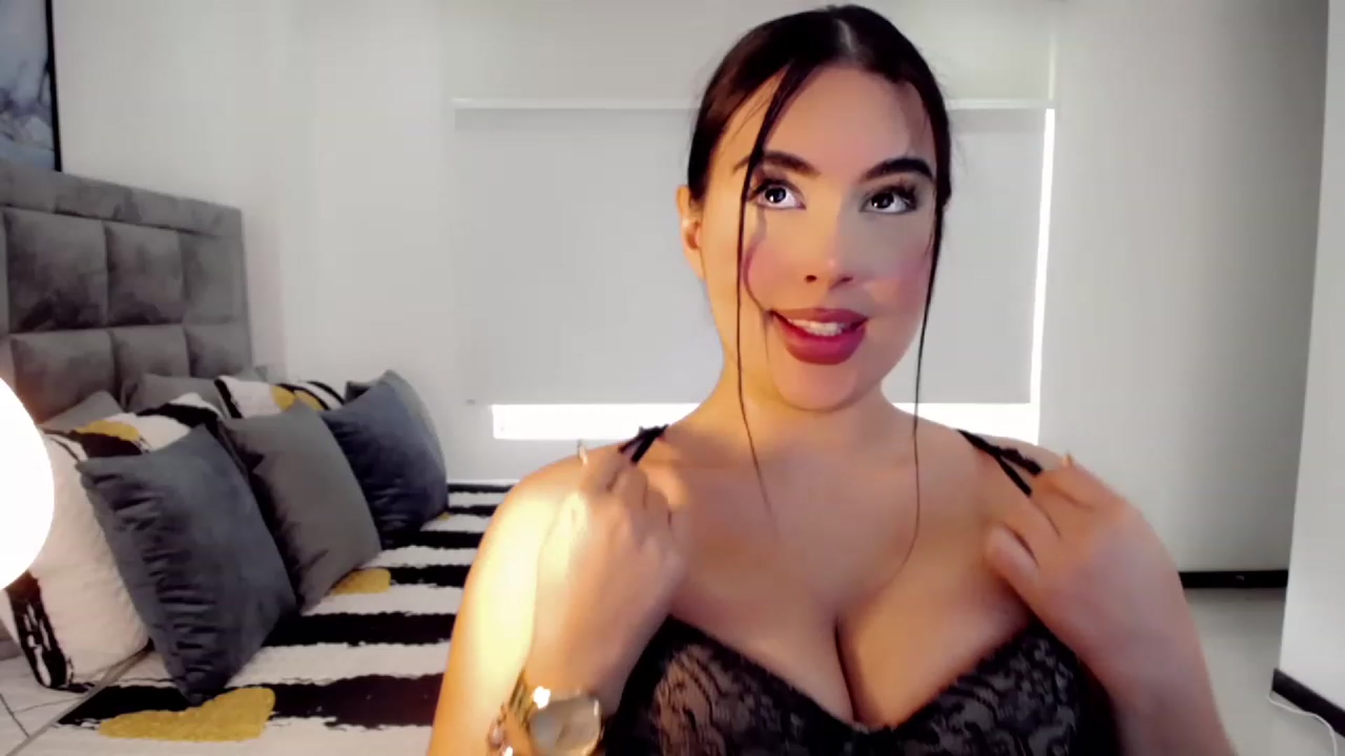 Gallery image thumbnail from hannahill's myfreecams stream on, 01/21/2023, 16:53 image 8 of 20
