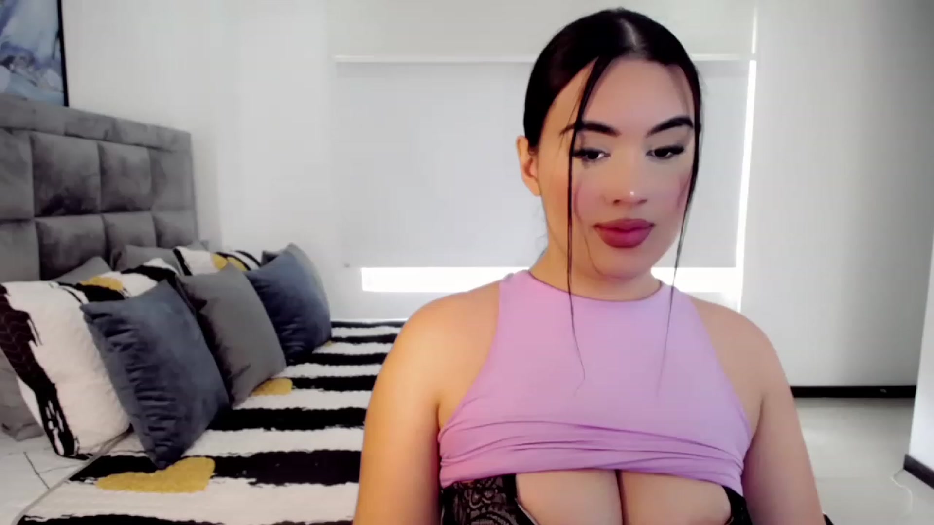 Gallery image thumbnail from hannahill's myfreecams stream on, 01/21/2023, 18:12 image 5 of 20