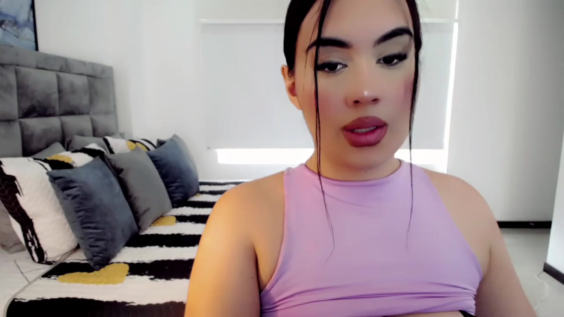 Gallery image thumbnail from hannahill's myfreecams stream on, 01/21/2023, 18:12 image 18 of 20