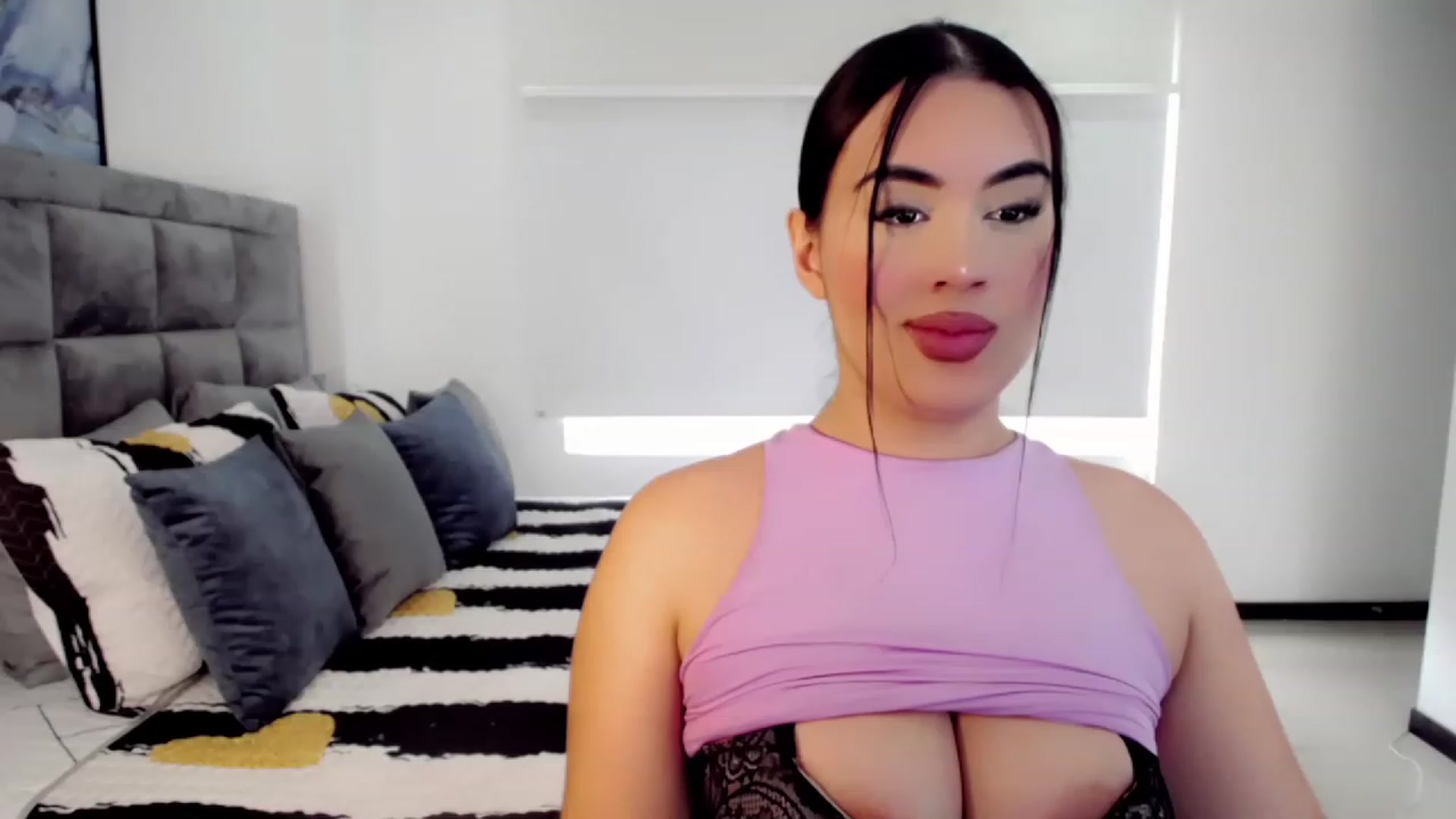 Gallery image thumbnail from hannahill's myfreecams stream on, 01/21/2023, 18:12 image 4 of 20