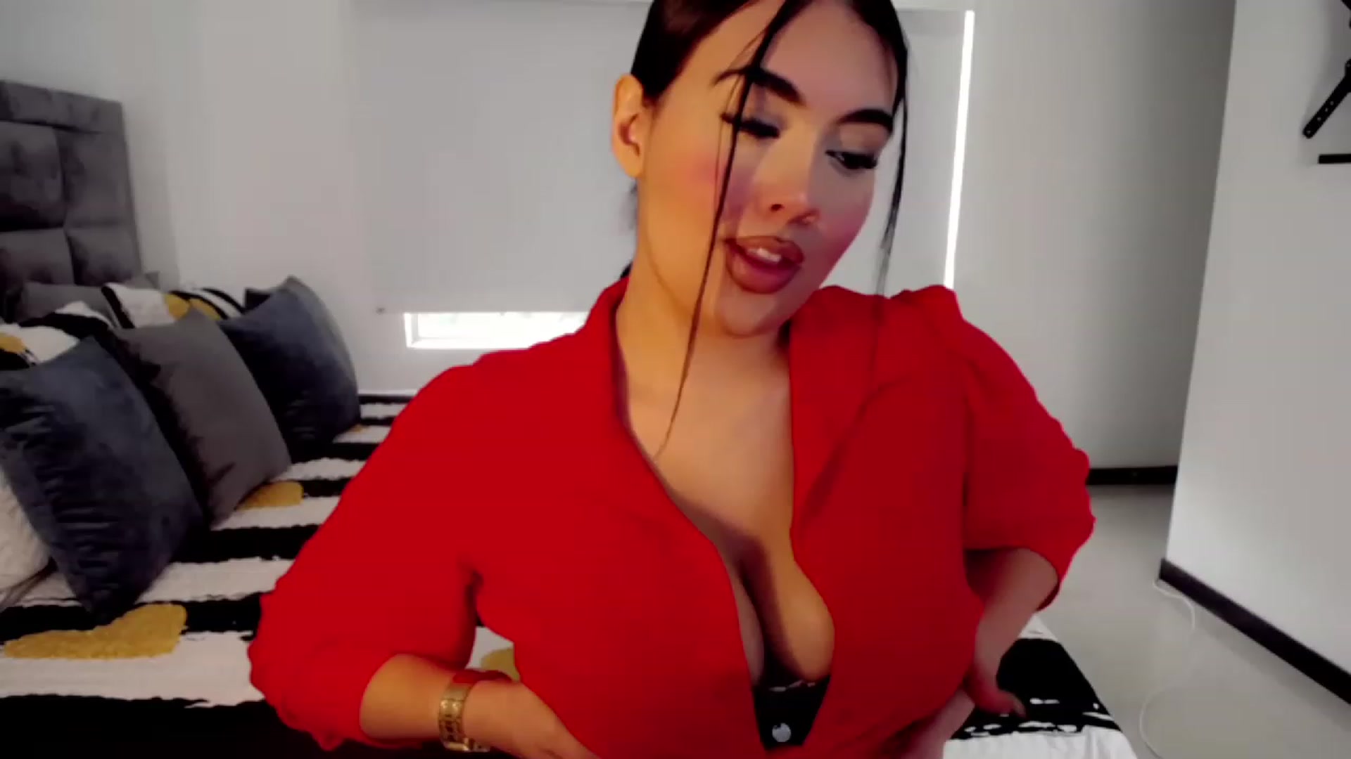 Gallery image thumbnail from hannahill's myfreecams stream on, 01/22/2023, 19:00 image 4 of 20