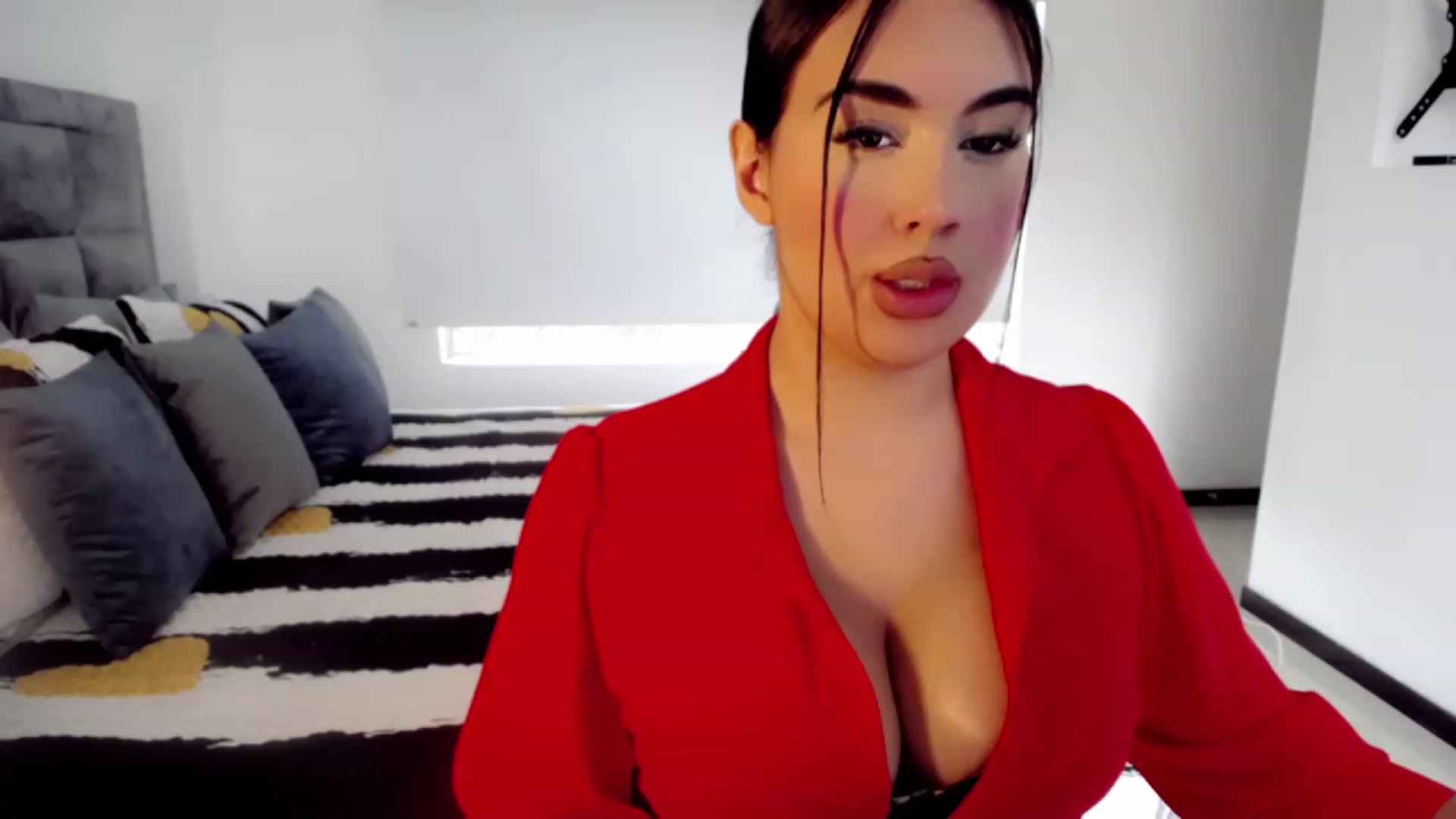 Gallery image thumbnail from hannahill's myfreecams stream on, 01/22/2023, 19:00 image 20 of 20
