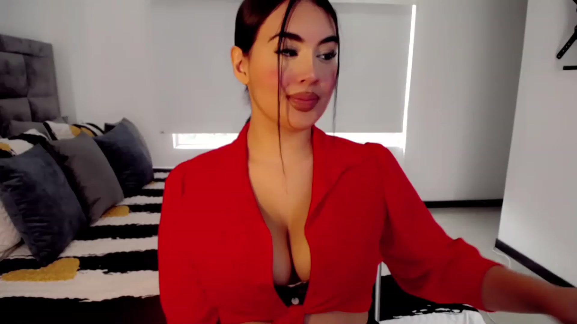 Gallery image thumbnail from hannahill's myfreecams stream on, 01/22/2023, 19:00 image 3 of 20