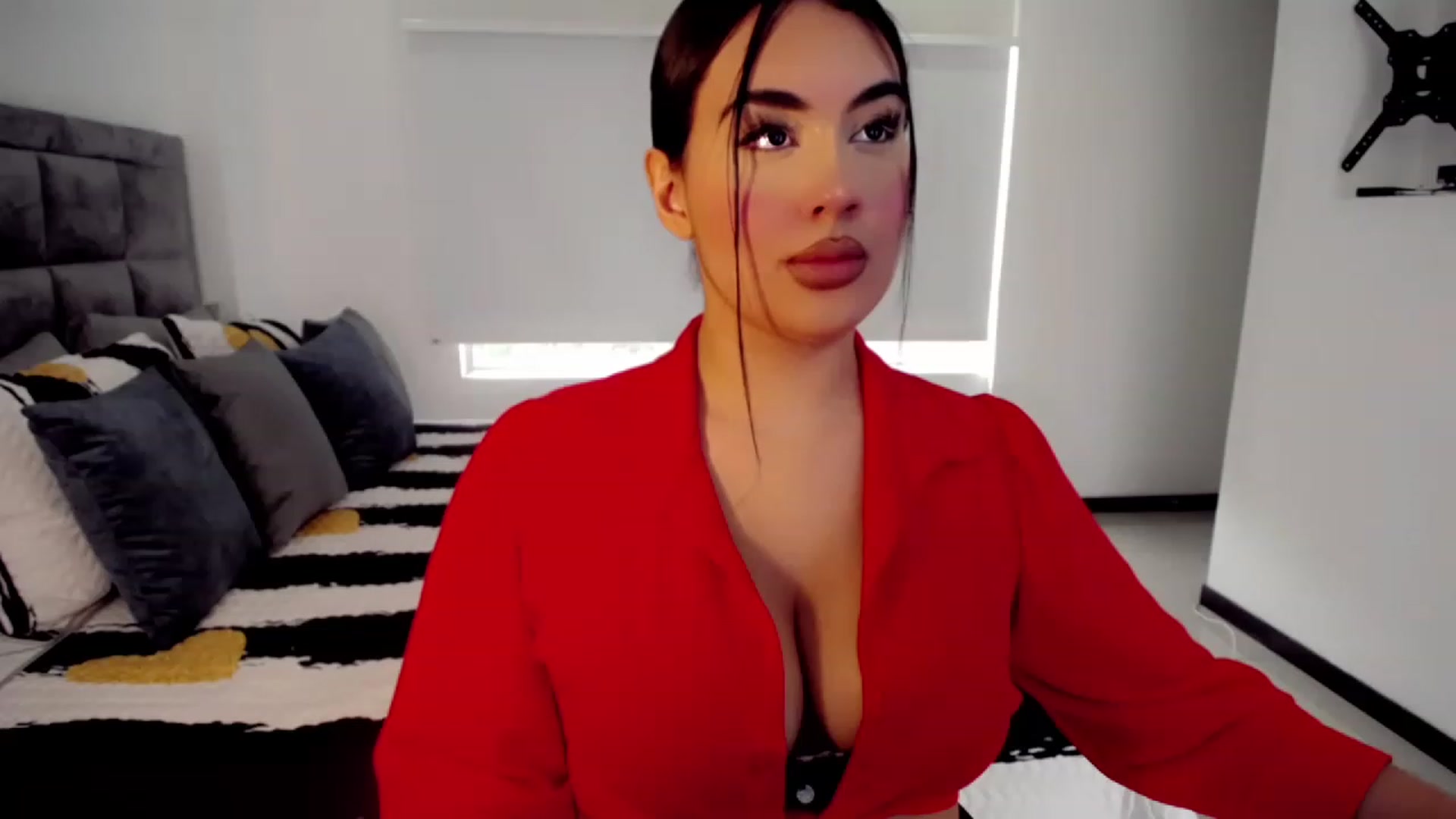 Gallery image thumbnail from hannahill's myfreecams stream on, 01/22/2023, 19:00 image 5 of 20