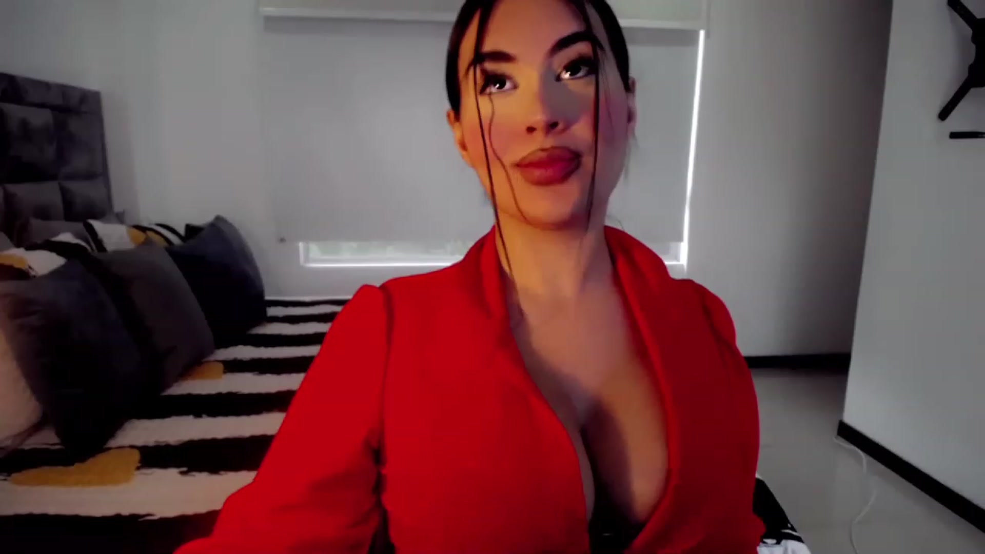Gallery image thumbnail from hannahill's myfreecams stream on, 01/22/2023, 21:05 image 9 of 20