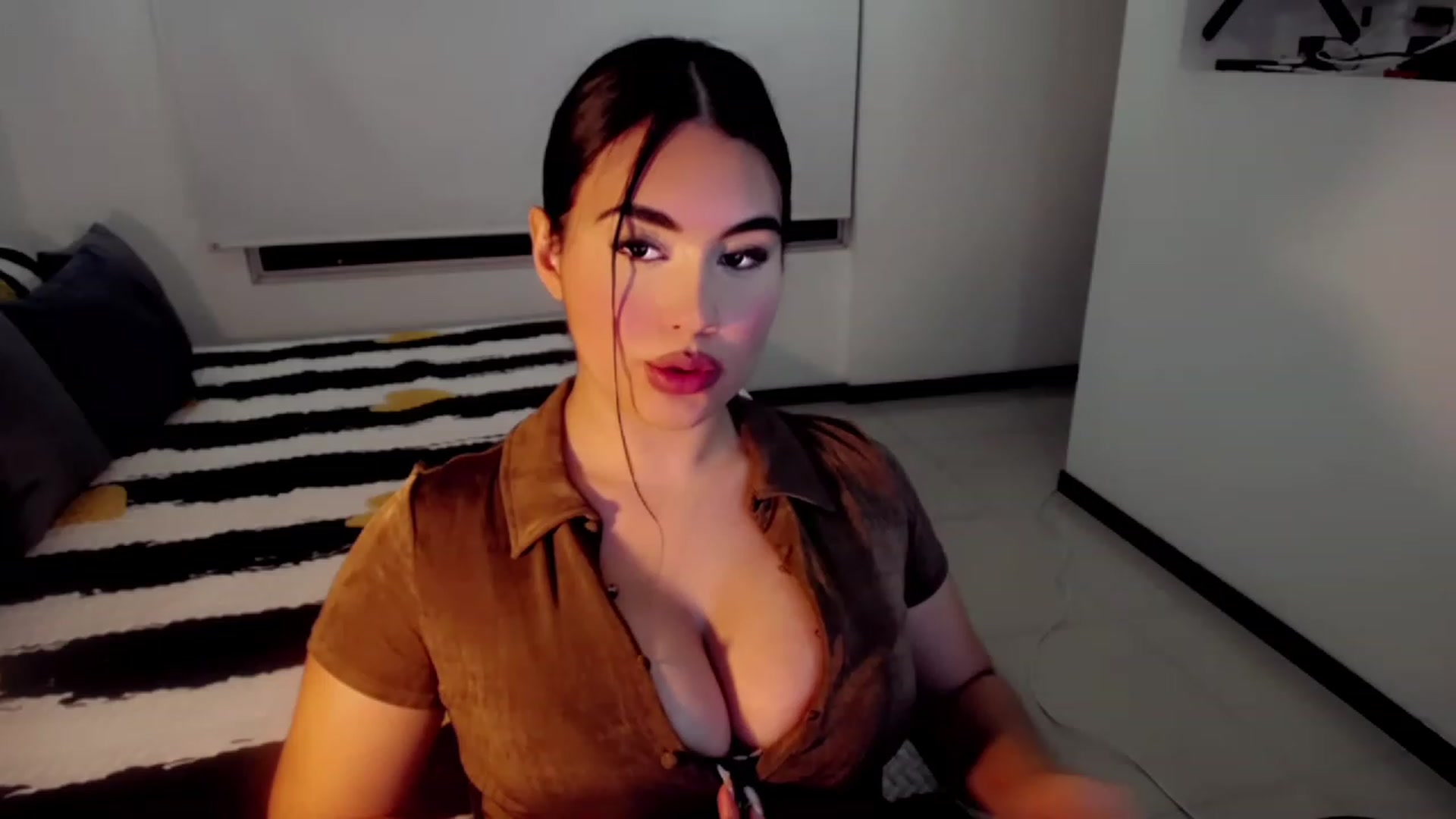 Gallery image thumbnail from hannahill's myfreecams stream on, 01/23/2023, 02:16 image 13 of 20