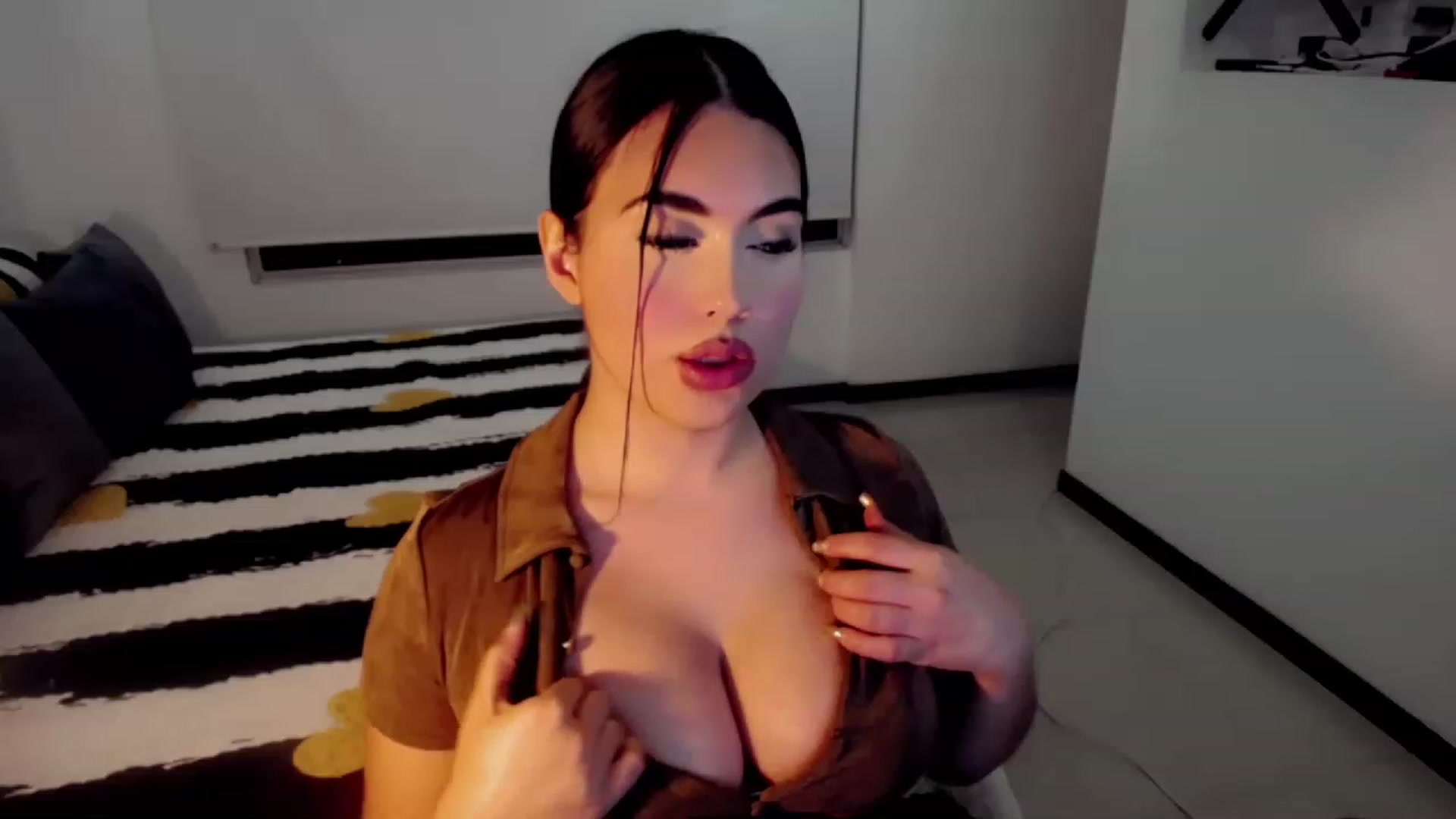 Gallery image thumbnail from hannahill's myfreecams stream on, 01/23/2023, 02:16 image 12 of 20