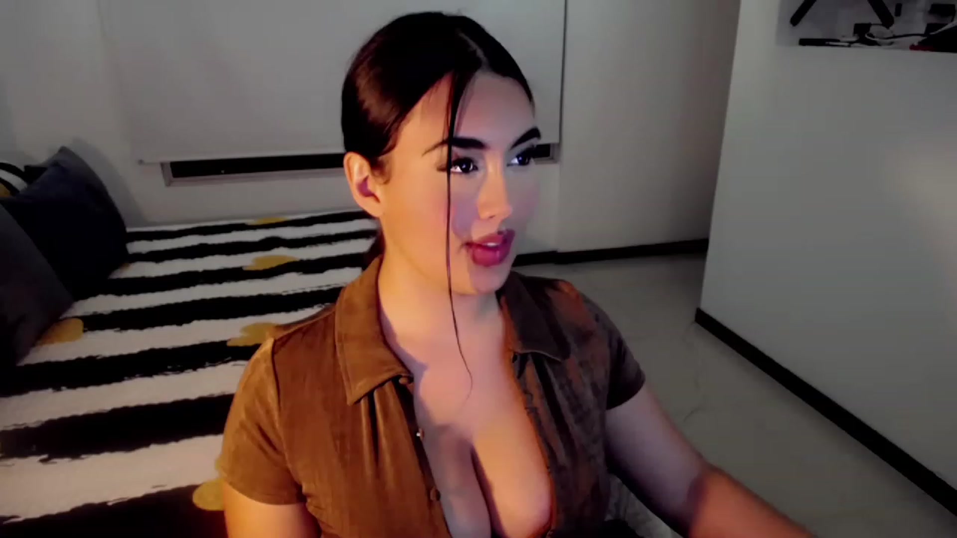 Gallery image thumbnail from hannahill's myfreecams stream on, 01/23/2023, 02:16 image 10 of 20