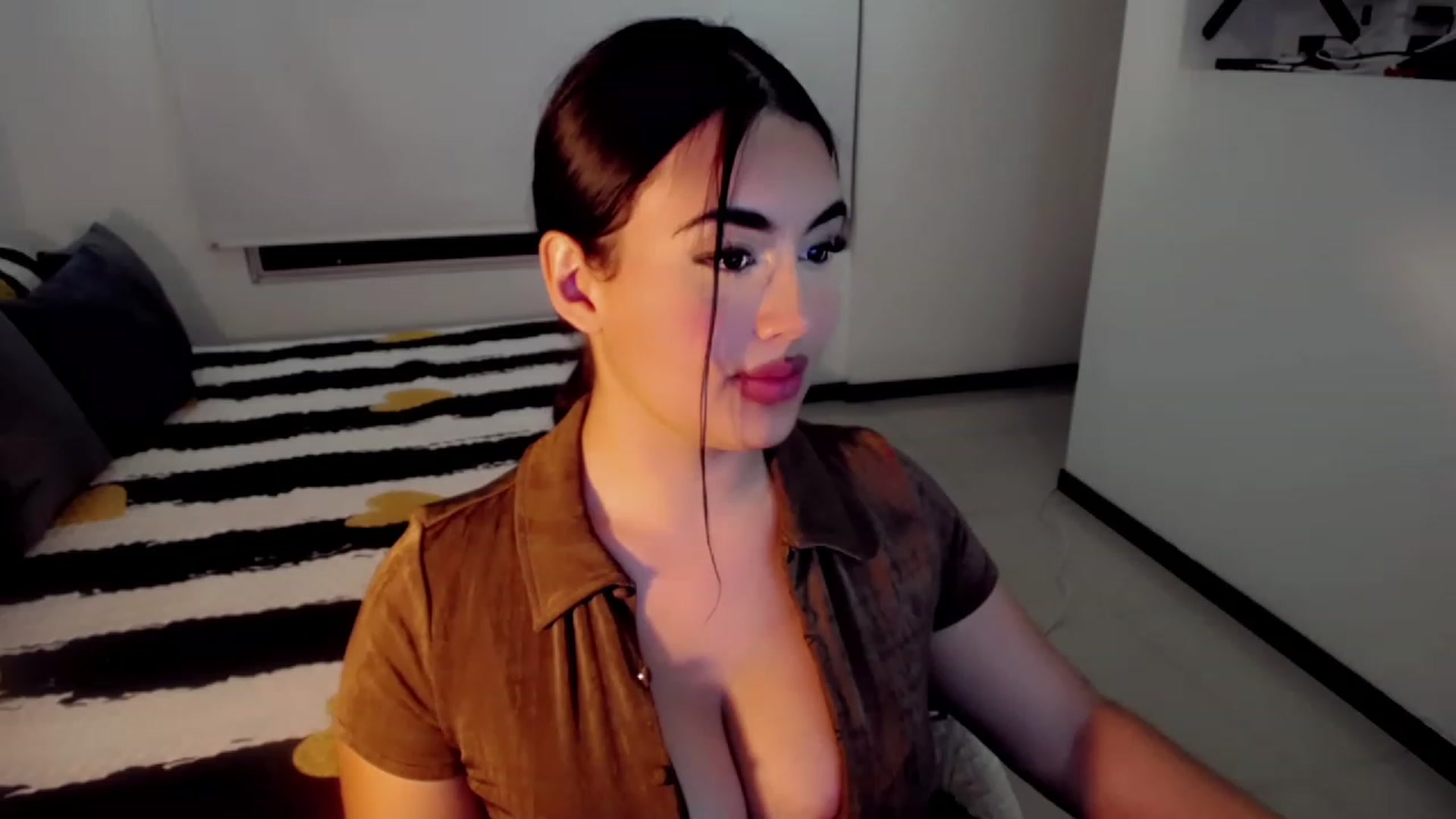 Gallery image thumbnail from hannahill's myfreecams stream on, 01/23/2023, 02:16 image 7 of 20