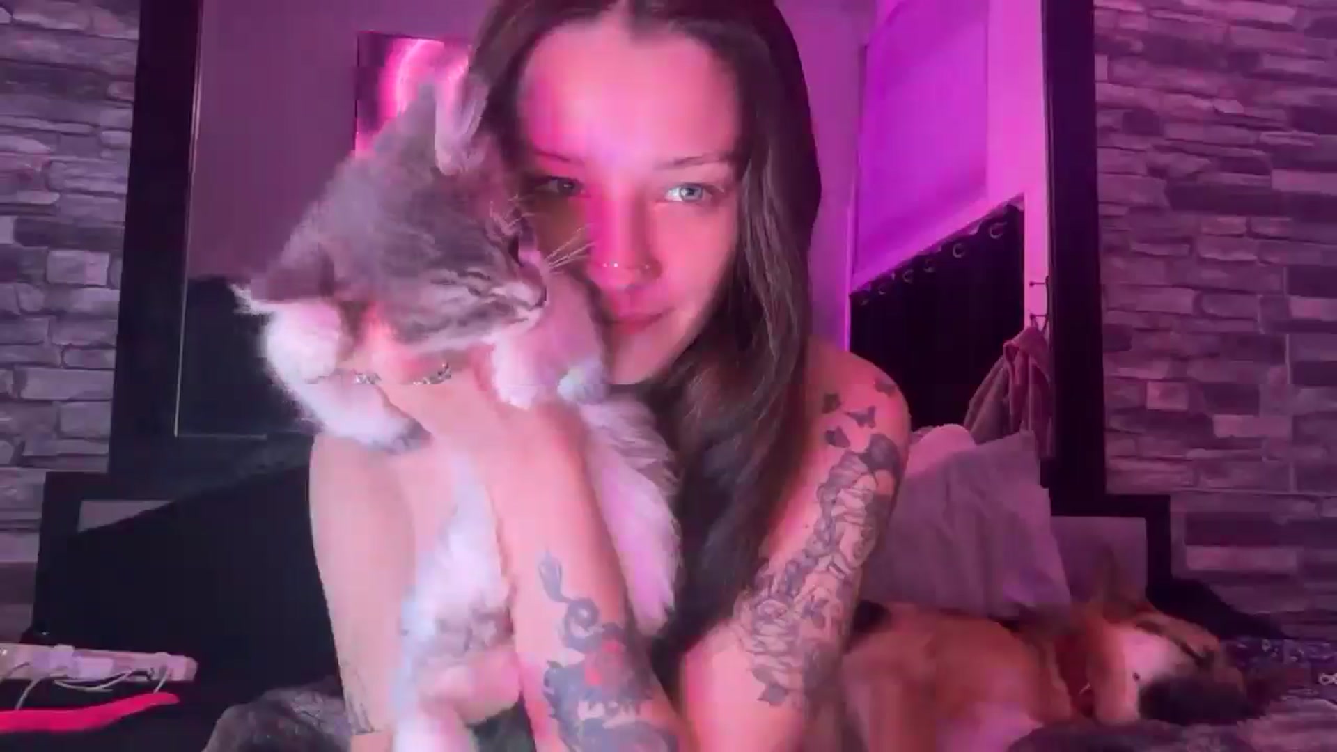 Gallery image thumbnail from hannahtaylor's myfreecams stream on, 04/23/2026, 12:28 image 14 of 20