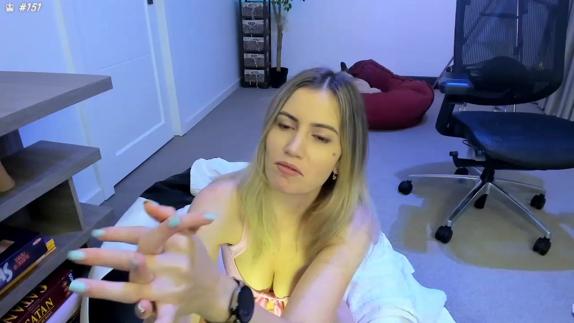 Gallery image thumbnail from happyendings_'s myfreecams stream on, 07/05/2023, 23:05 image 18 of 20