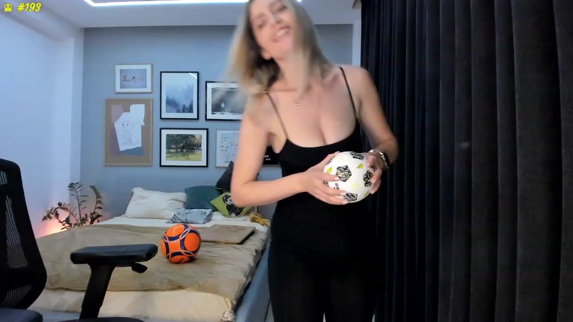 Gallery image thumbnail from happyendings_'s myfreecams stream on, 07/28/2023, 03:56 image 10 of 20