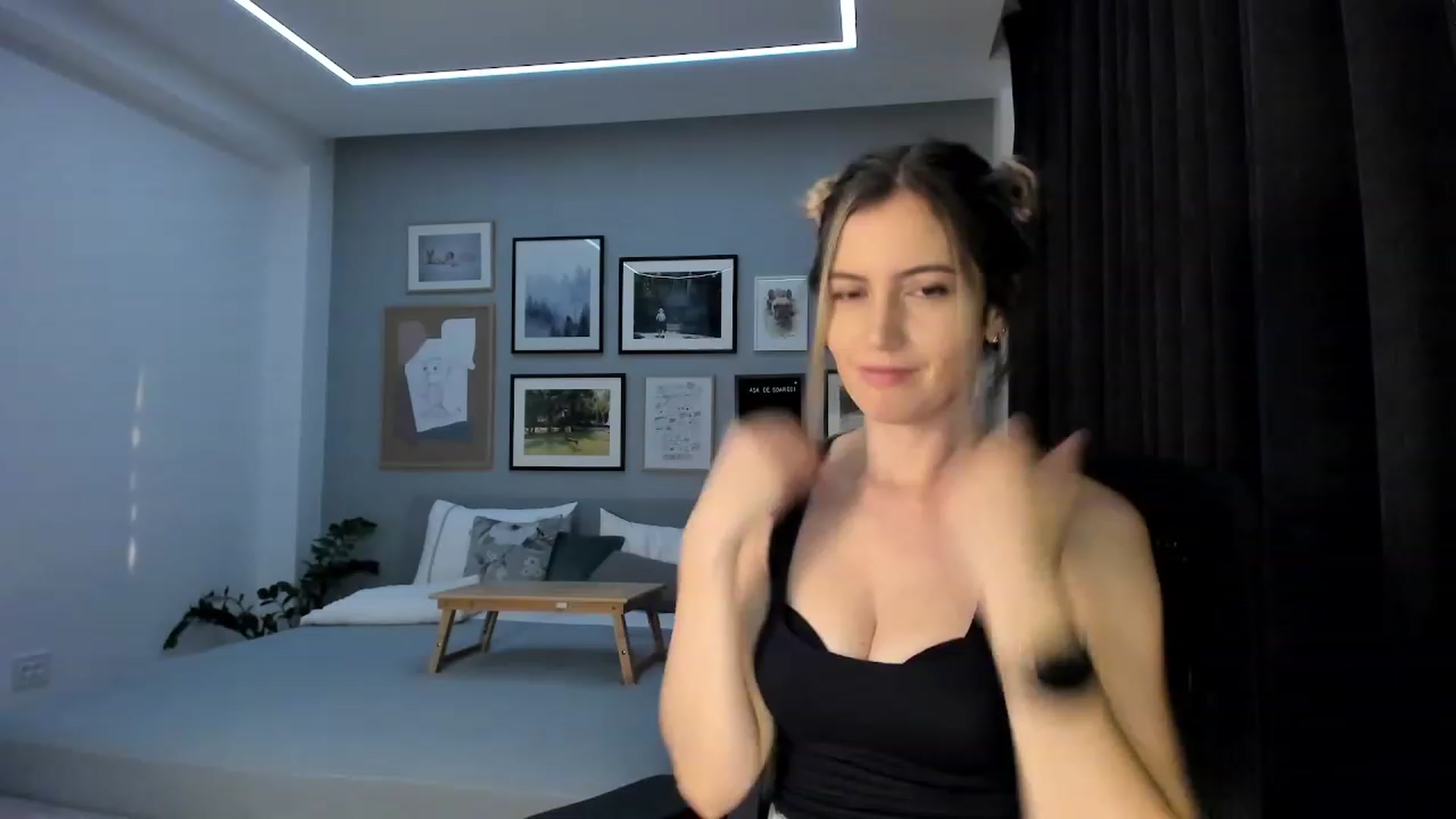 Gallery image thumbnail from happyendings_'s myfreecams stream on, 08/24/2023, 04:39 image 9 of 20