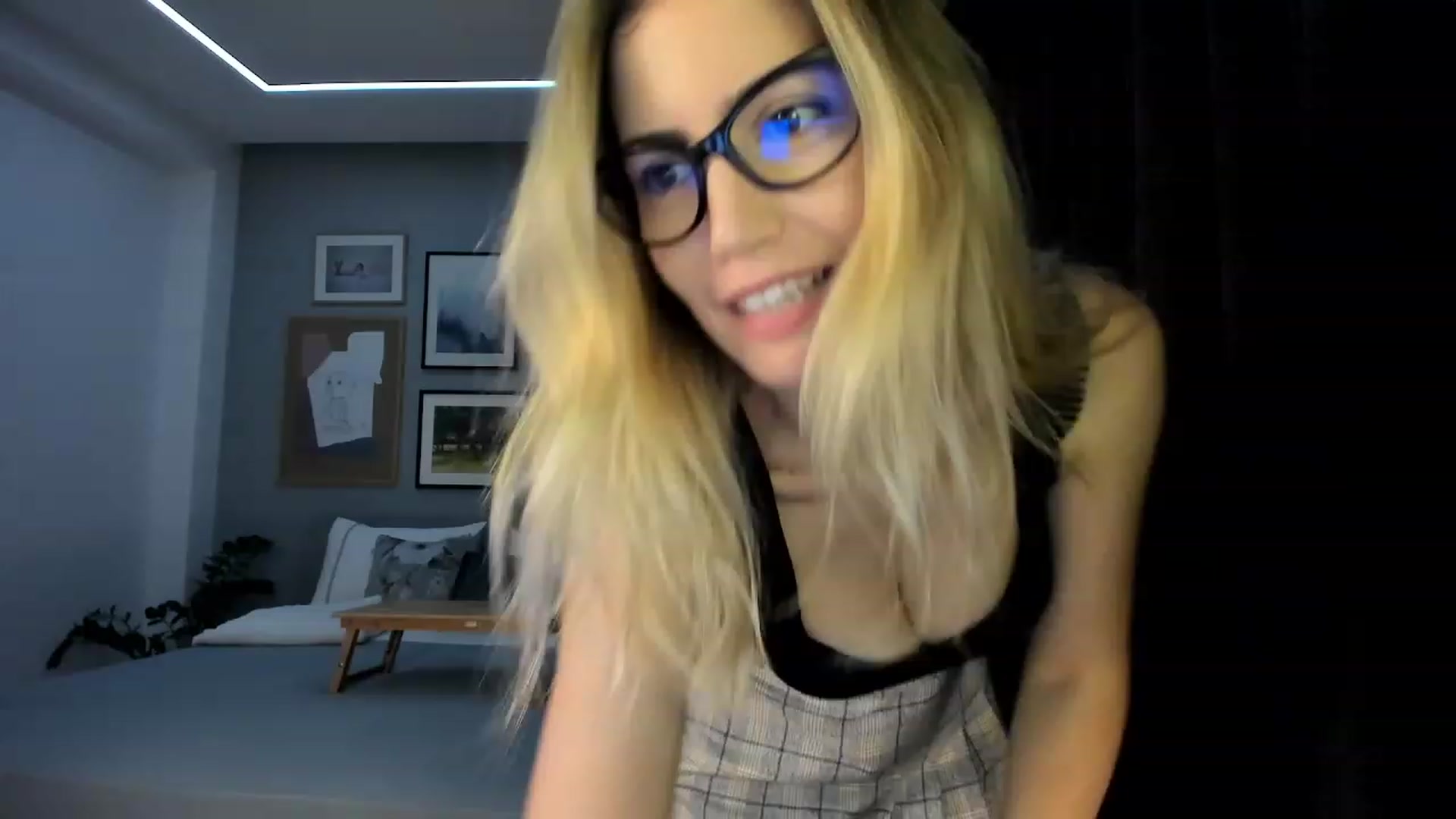 Gallery image thumbnail from happyendings_'s myfreecams stream on, 08/24/2023, 04:39 image 2 of 20