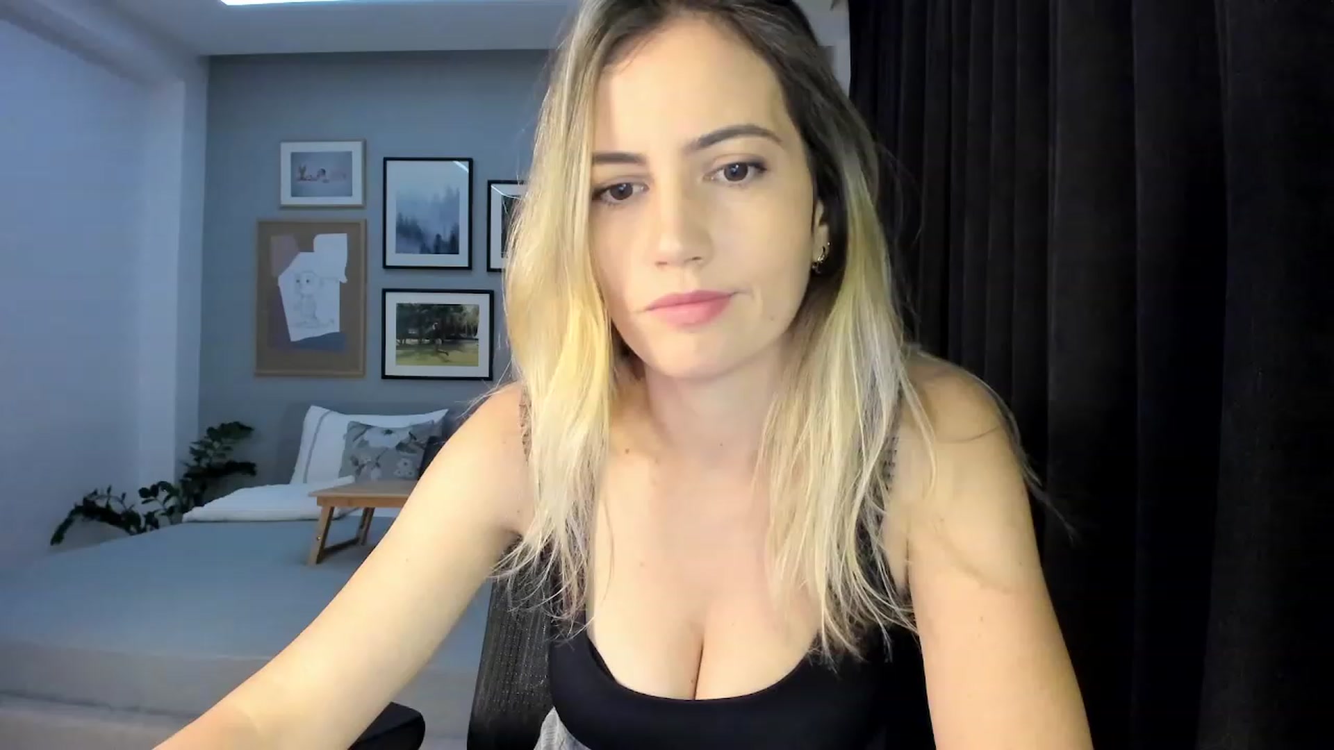 Gallery image thumbnail from happyendings_'s myfreecams stream on, 08/24/2023, 04:39 image 1 of 20