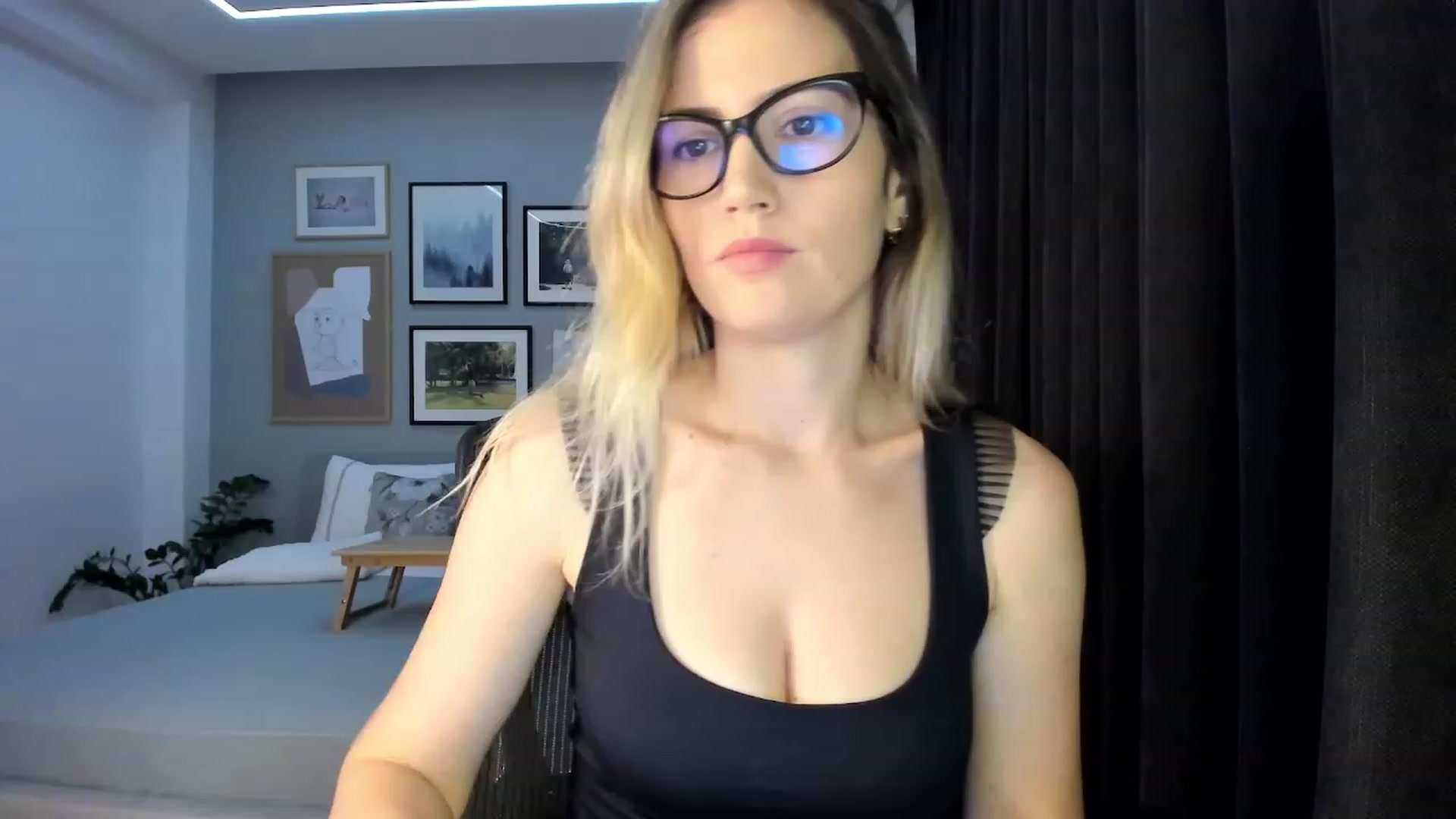 Gallery image thumbnail from happyendings_'s myfreecams stream on, 08/24/2023, 04:39 image 5 of 20