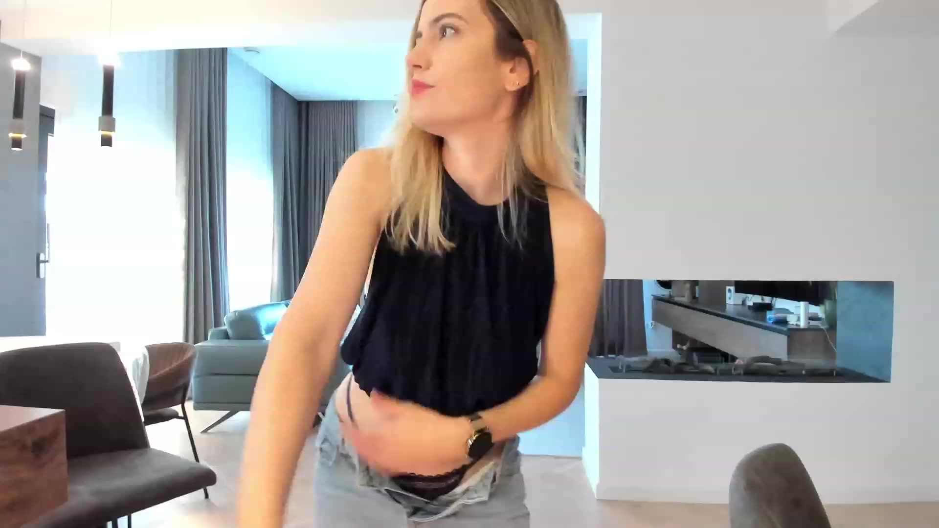Gallery image thumbnail from happyendings_'s myfreecams stream on, 09/06/2023, 04:28 image 18 of 20