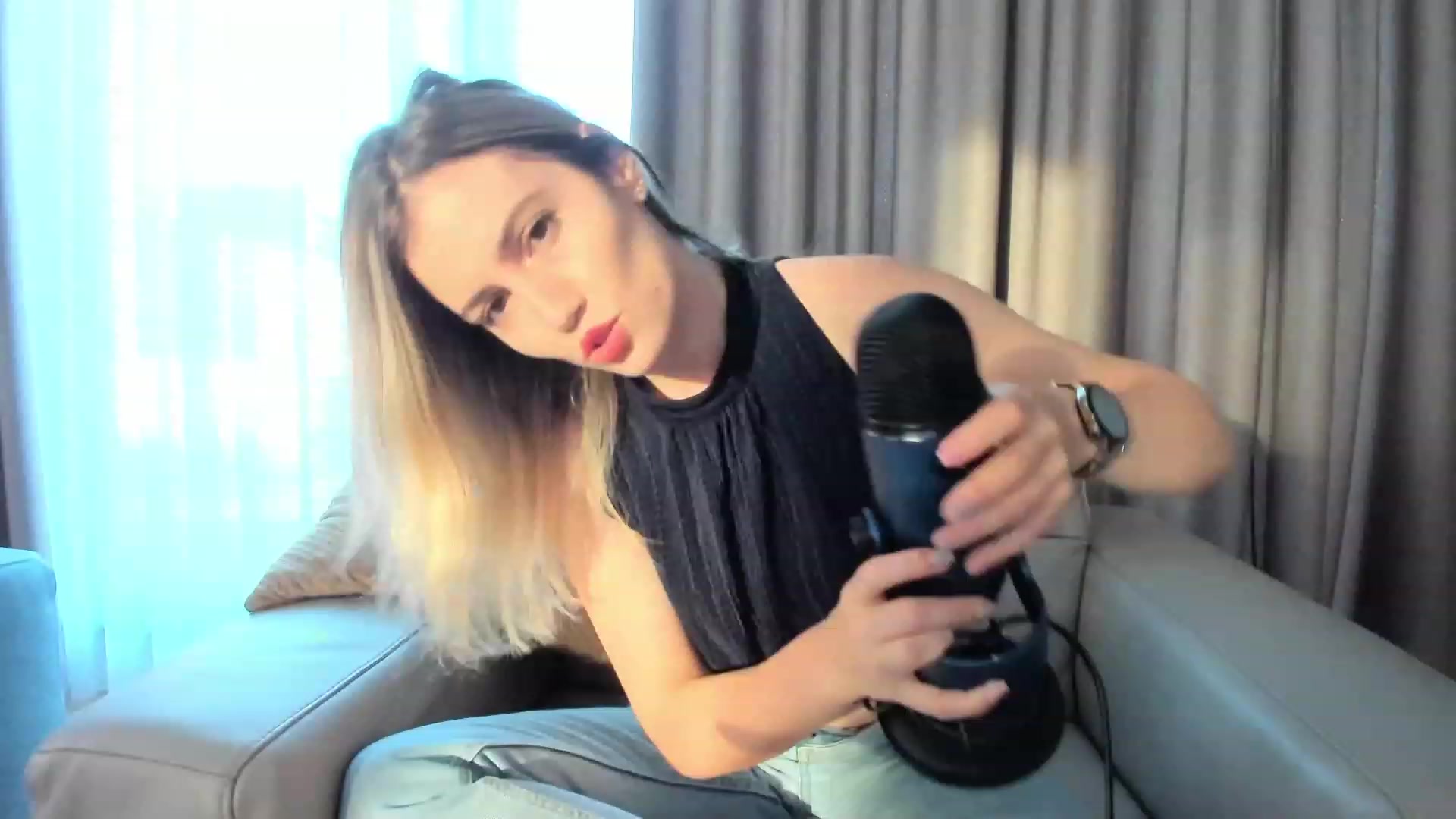Gallery image thumbnail from happyendings_'s myfreecams stream on, 09/06/2023, 04:28 image 19 of 20